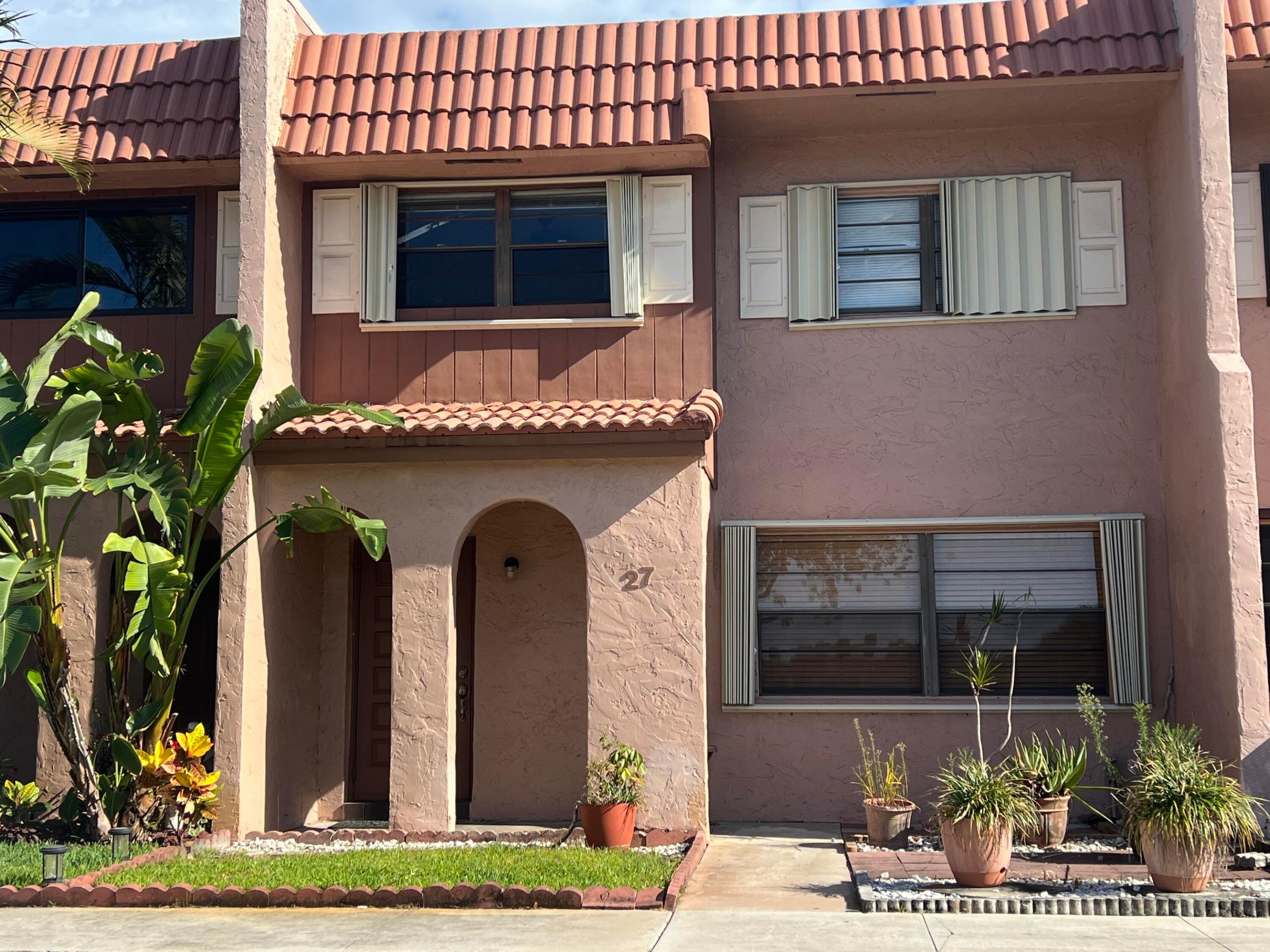 VALENCIA VILLAGE CONDO PHASE I - Residential Lease