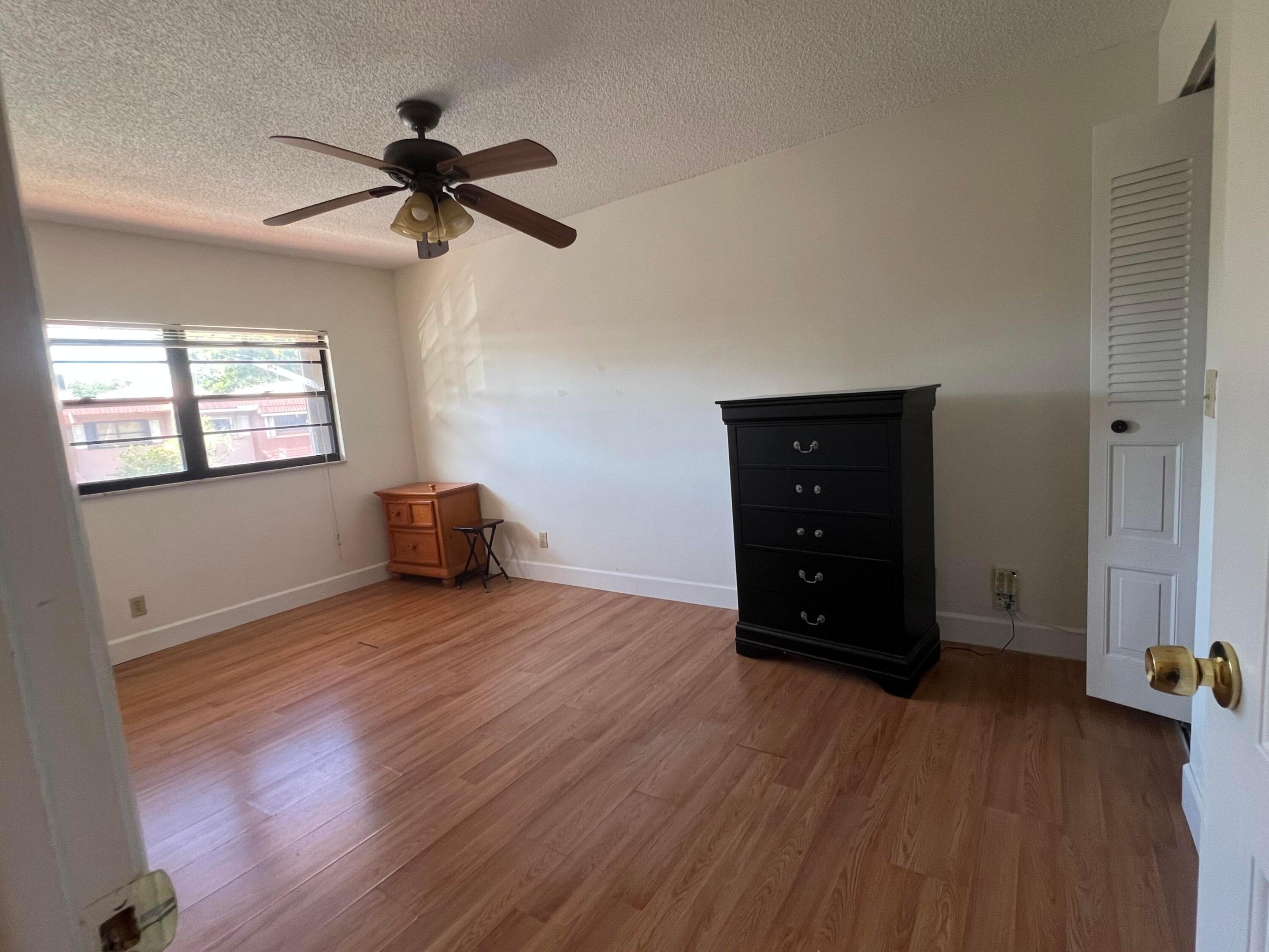 VALENCIA VILLAGE CONDO PHASE I - Residential Lease