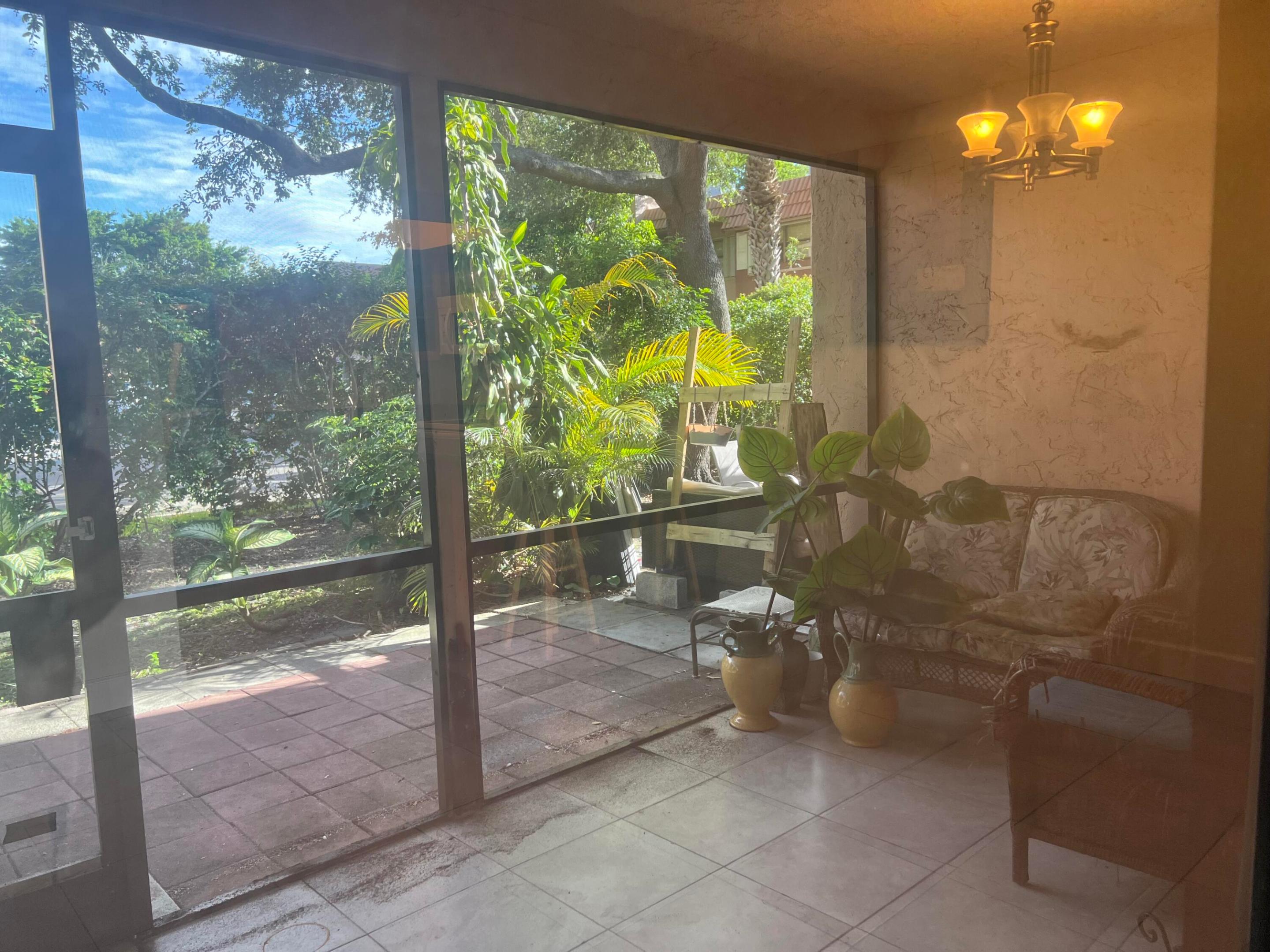 VALENCIA VILLAGE CONDO PHASE I - Residential Lease