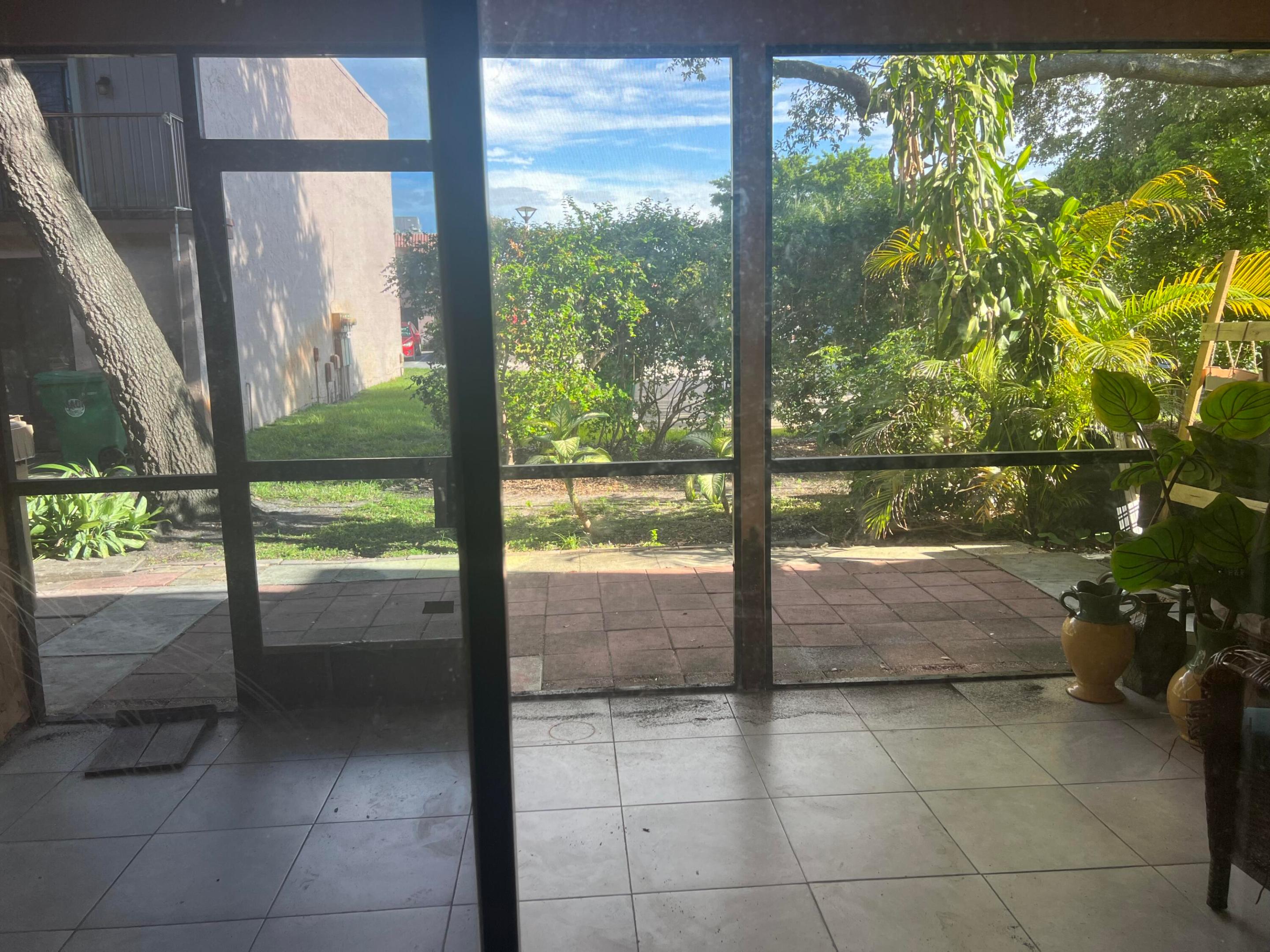 VALENCIA VILLAGE CONDO PHASE I - Residential Lease