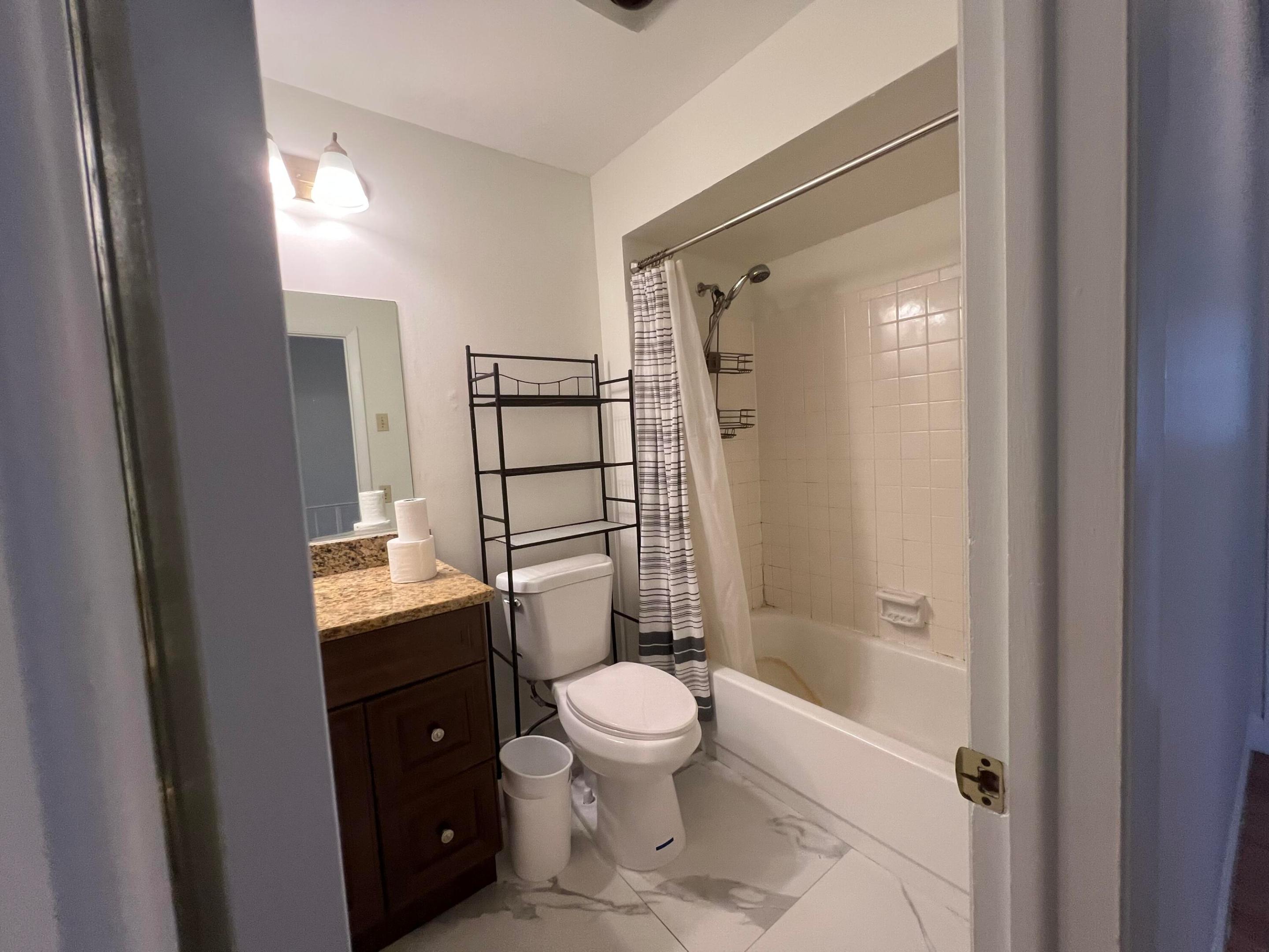 VALENCIA VILLAGE CONDO PHASE I - Residential Lease