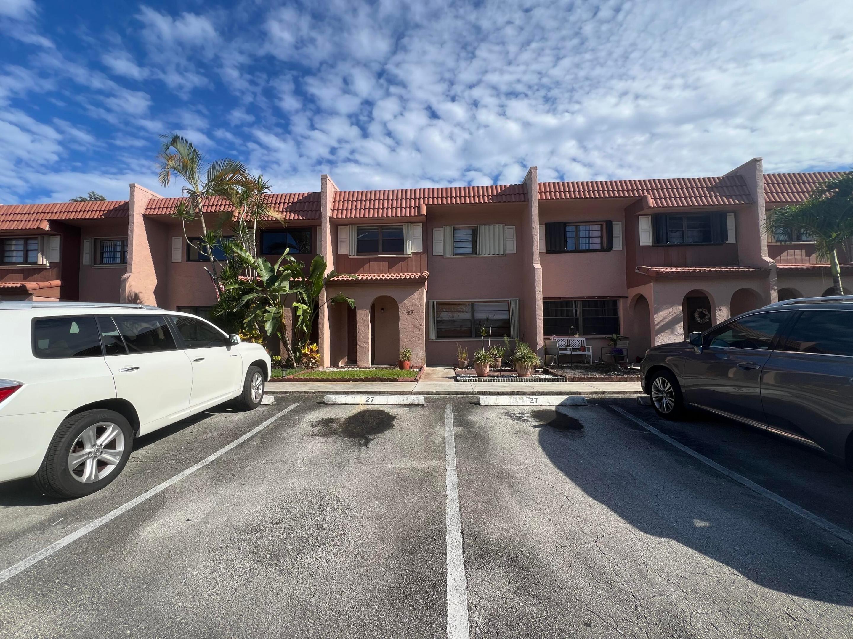 VALENCIA VILLAGE CONDO PHASE I - Residential Lease