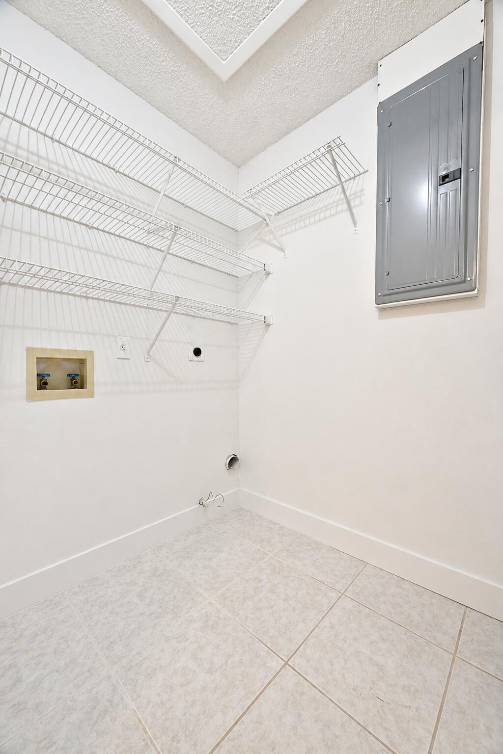 KINGS ISLE - Residential