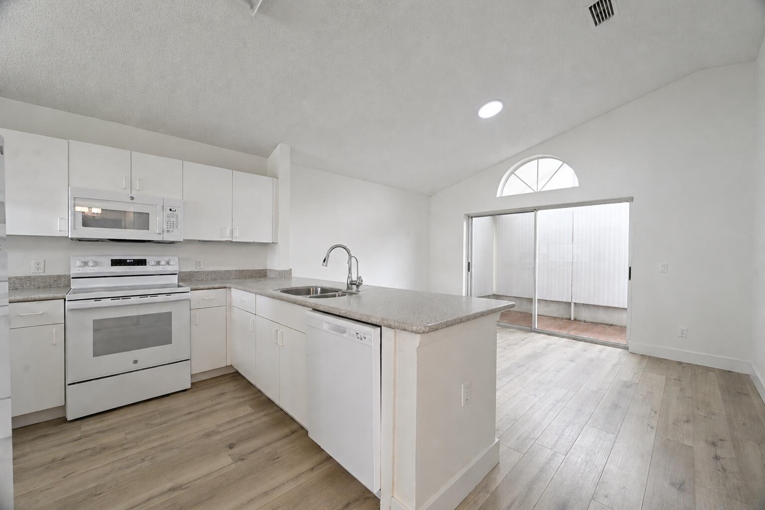 KINGS ISLE - Residential