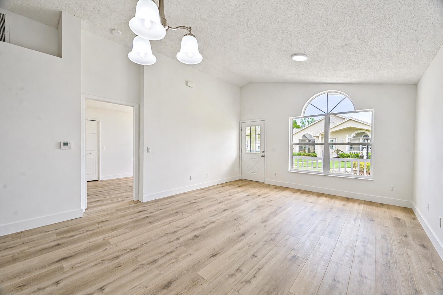 KINGS ISLE - Residential