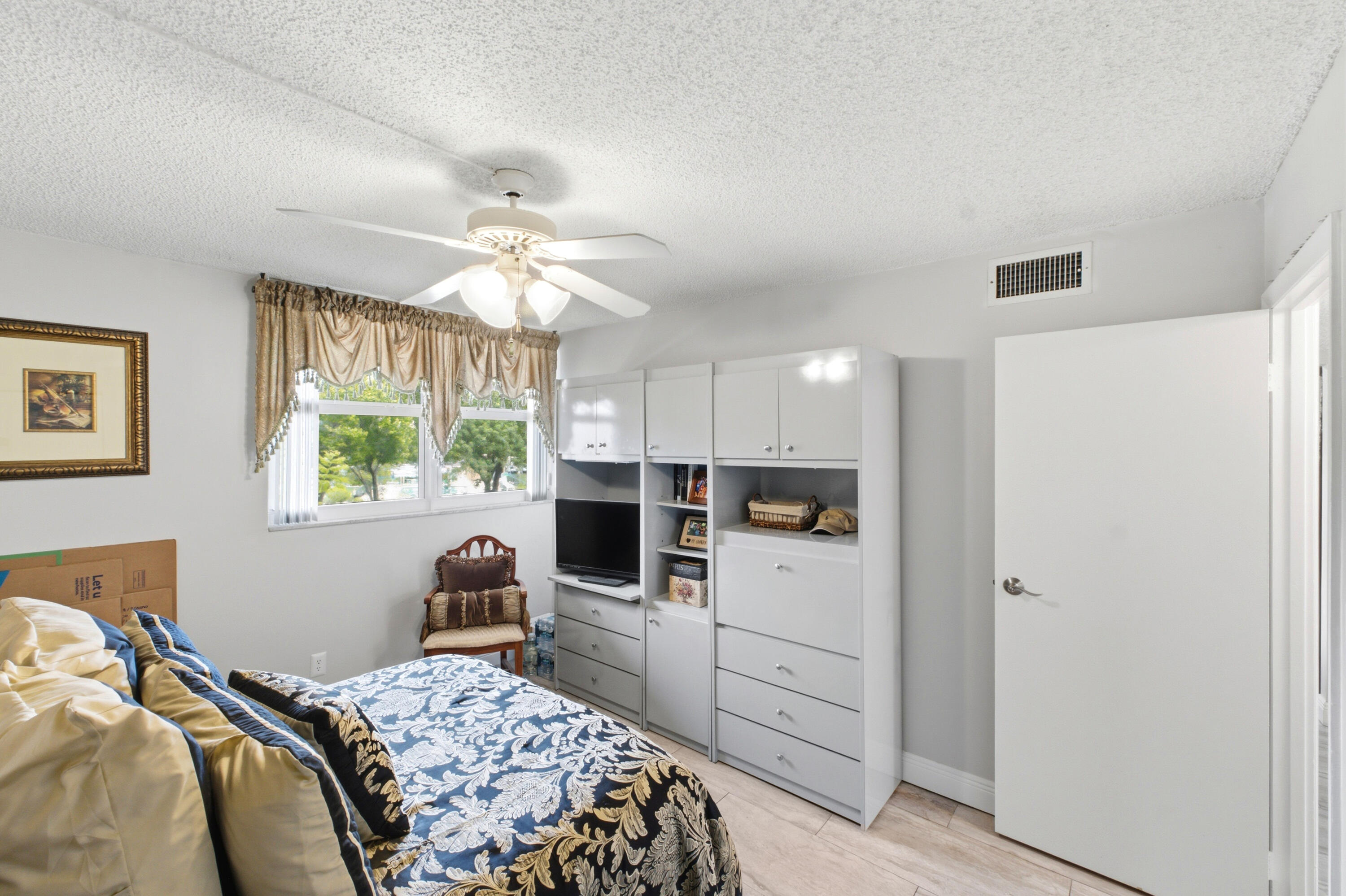 CONDOMINIUM 2 OF ENVIRON II - Residential