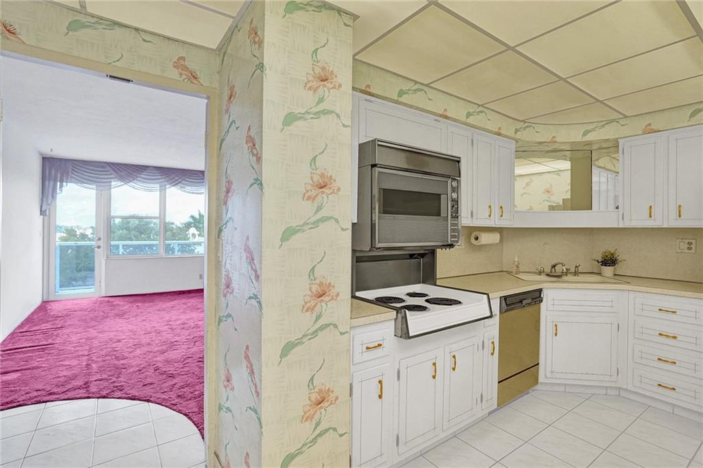 Coral Ridge Towers East - Residential
