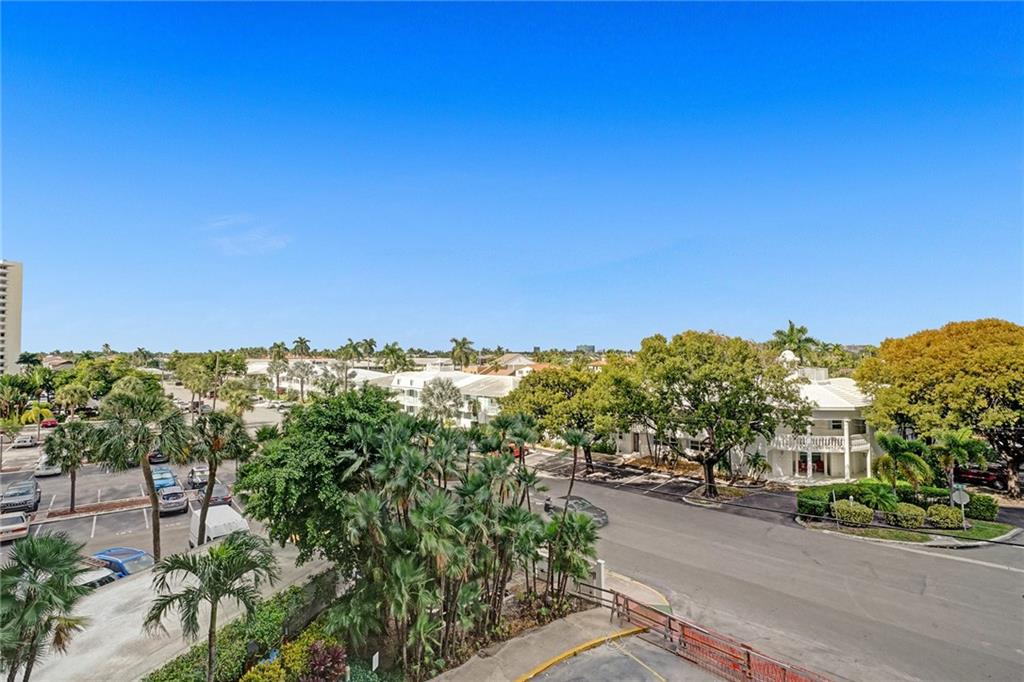 Coral Ridge Towers East - Residential