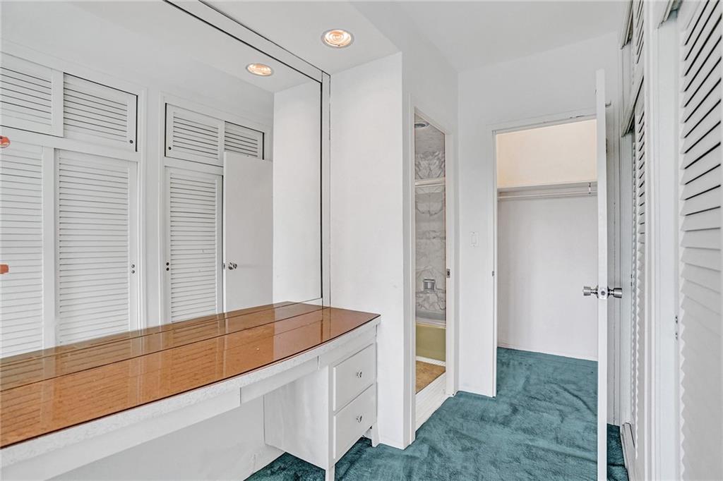 Coral Ridge Towers East - Residential