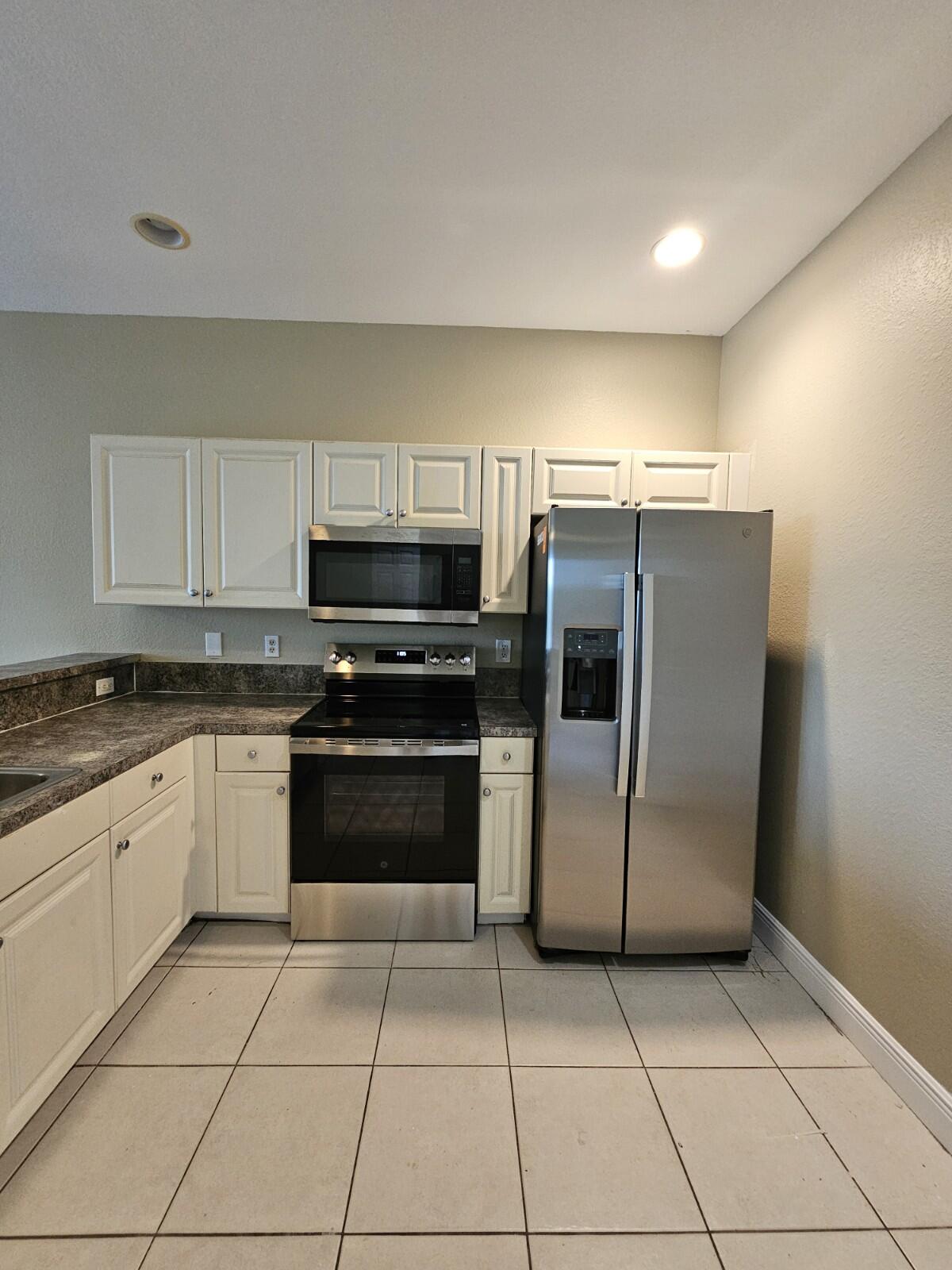 MARSH HARBOUR 4 CONDO - Residential Lease