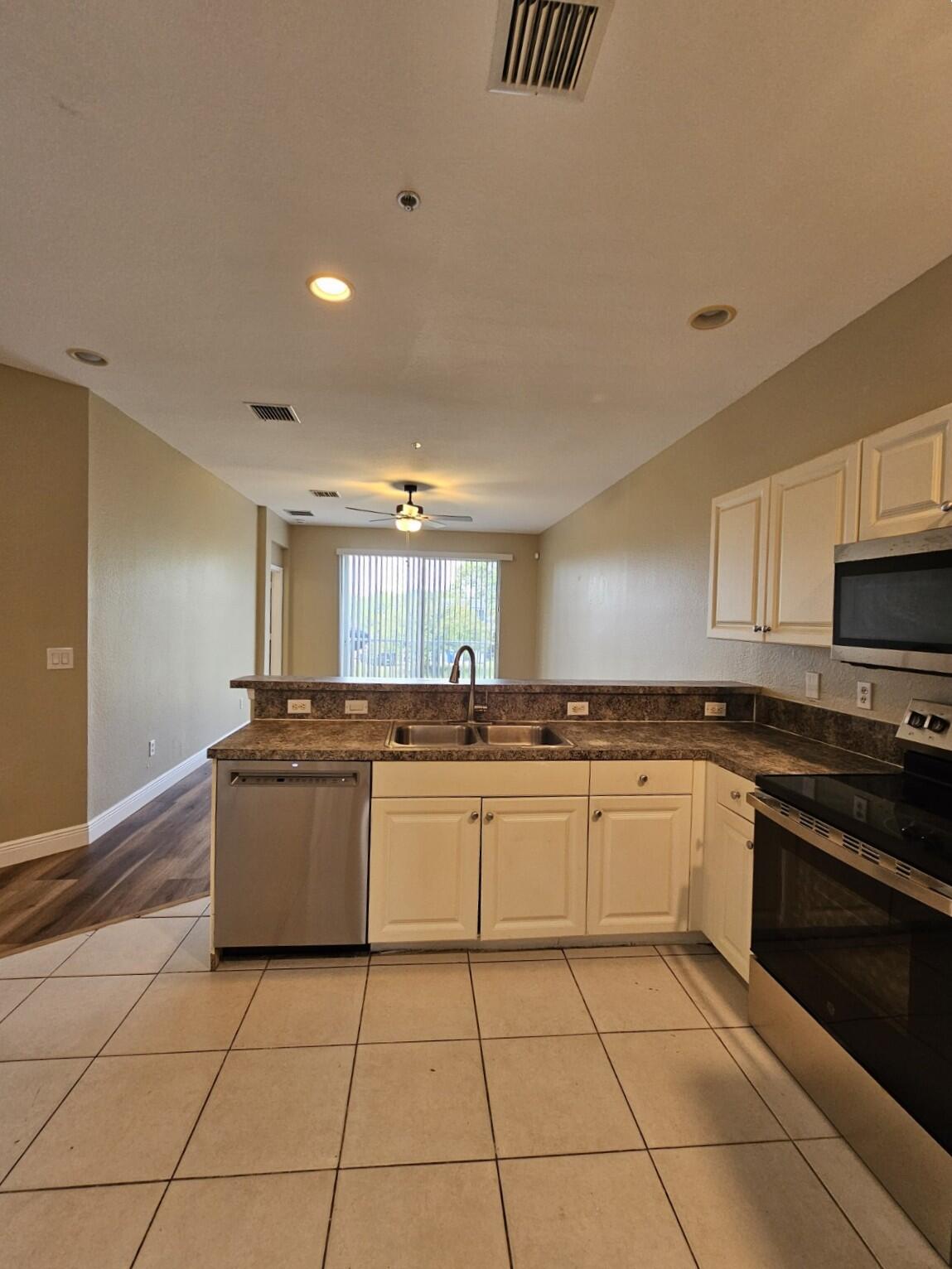 MARSH HARBOUR 4 CONDO - Residential Lease