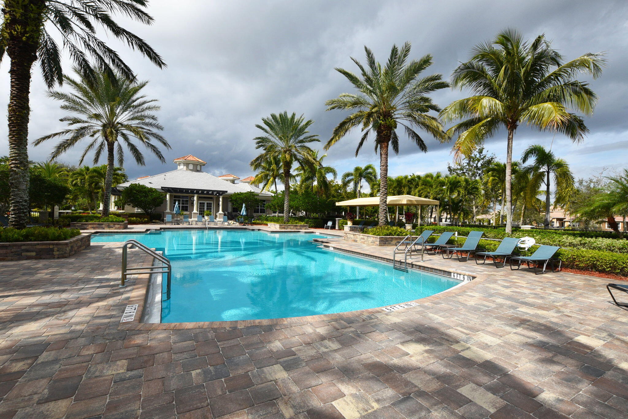 PARKLAND ISLES - Residential