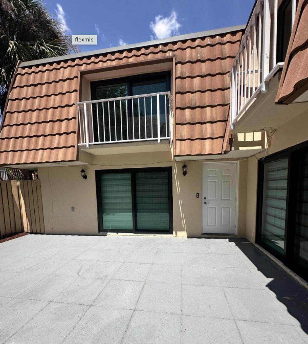 WATERSIDE LUXURY TOWNHOMES CONDO - Residential