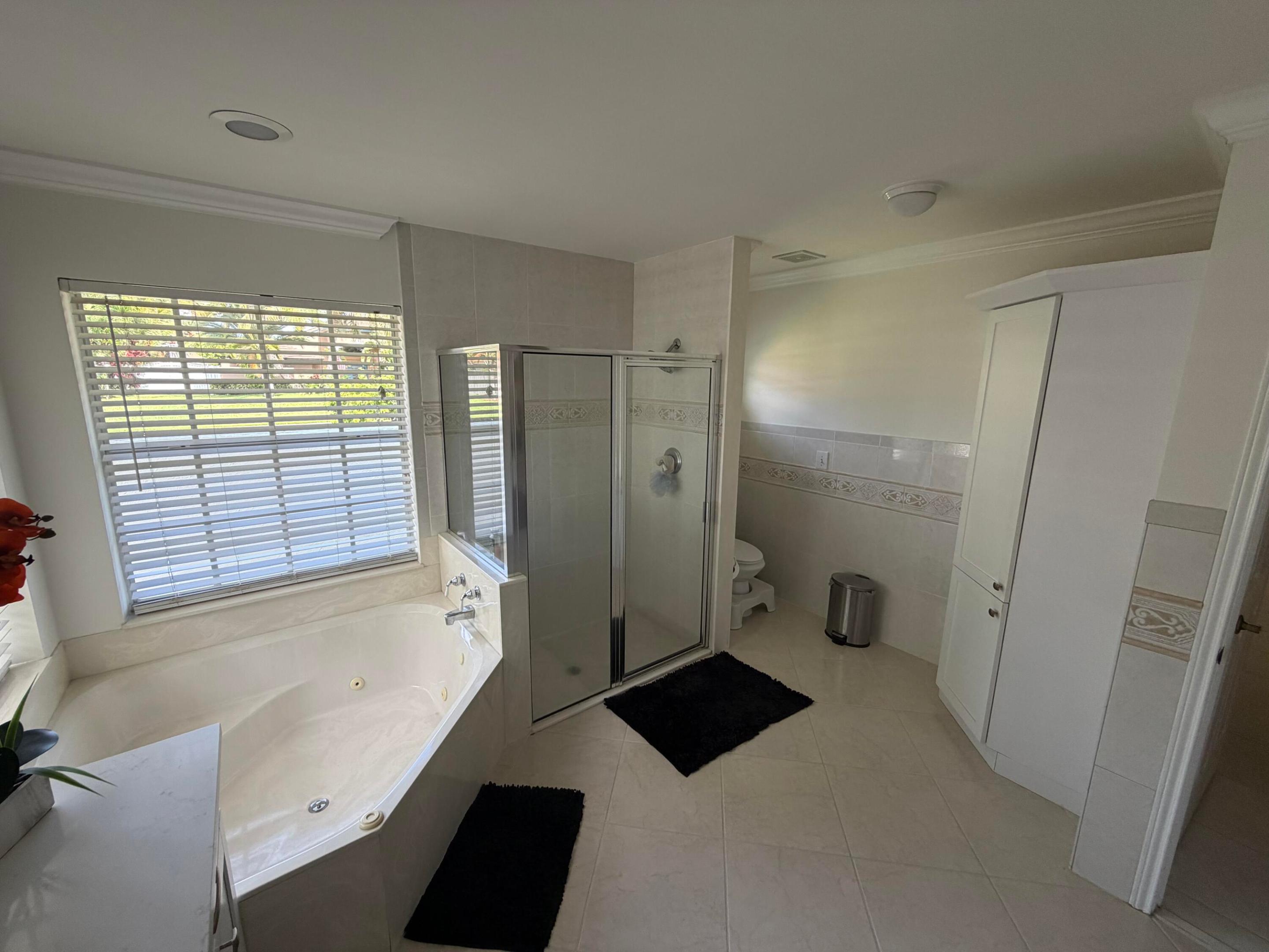 ALBERT LAKES GARDEN - Residential