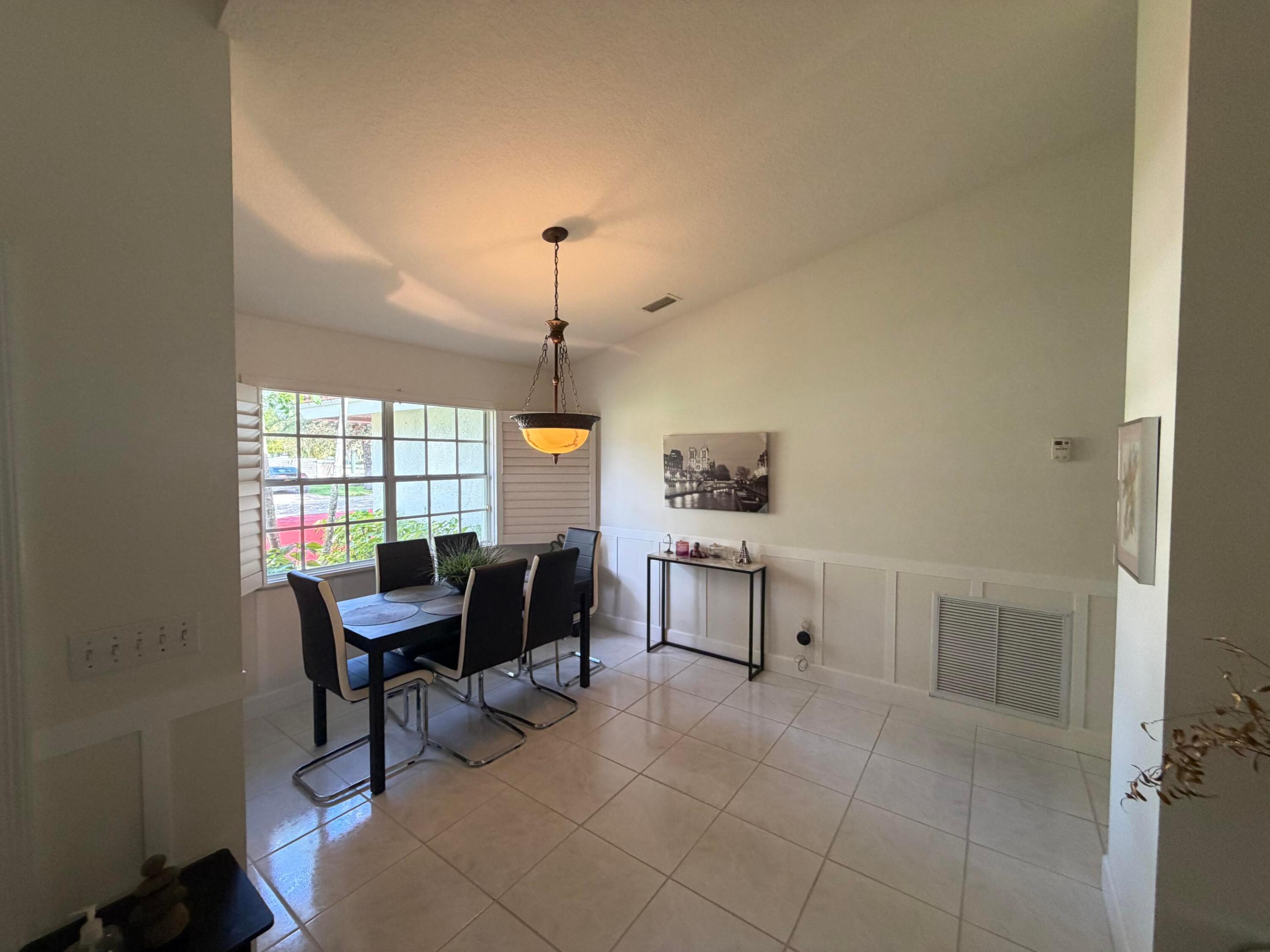 ALBERT LAKES GARDEN - Residential