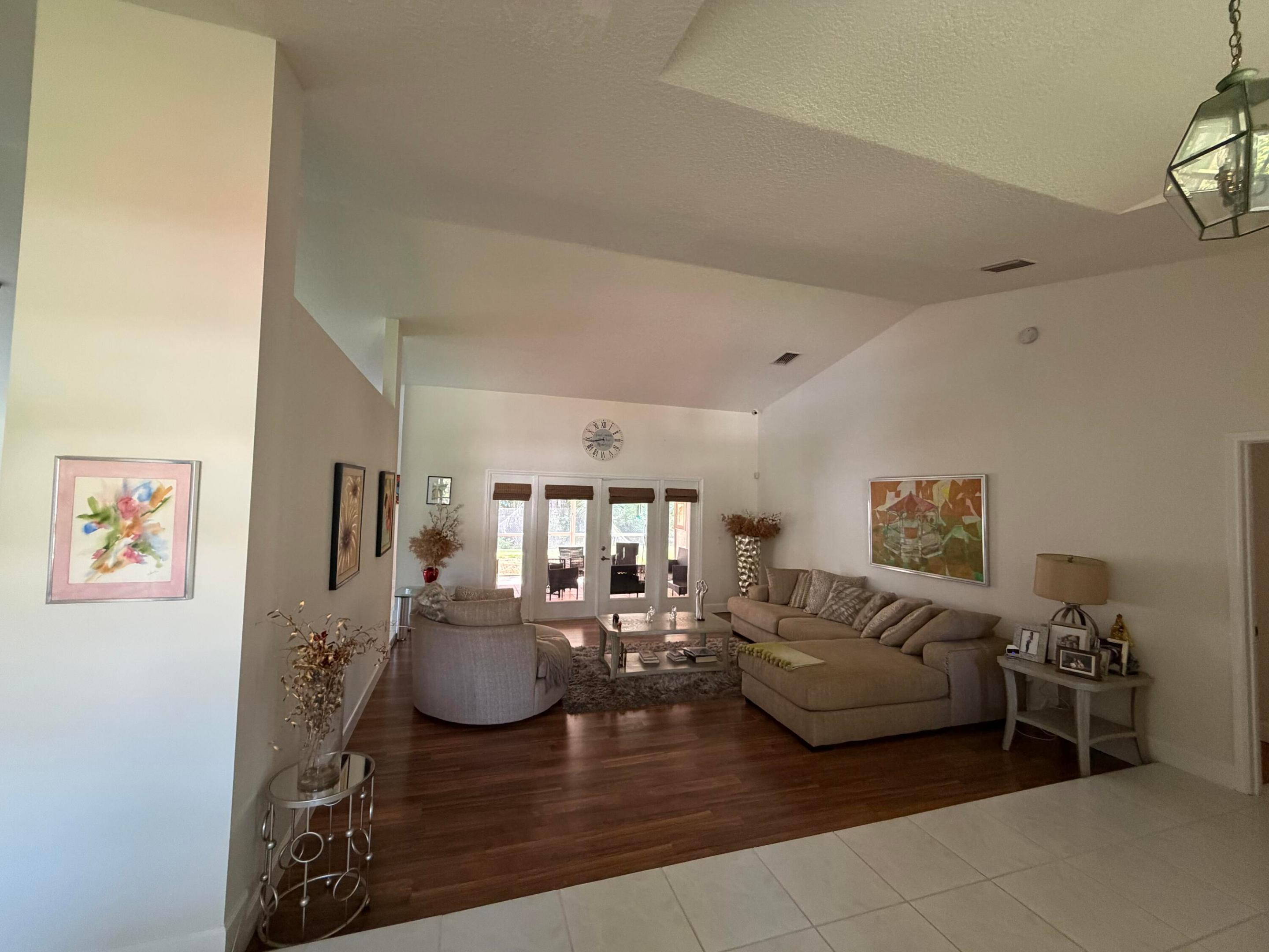 ALBERT LAKES GARDEN - Residential