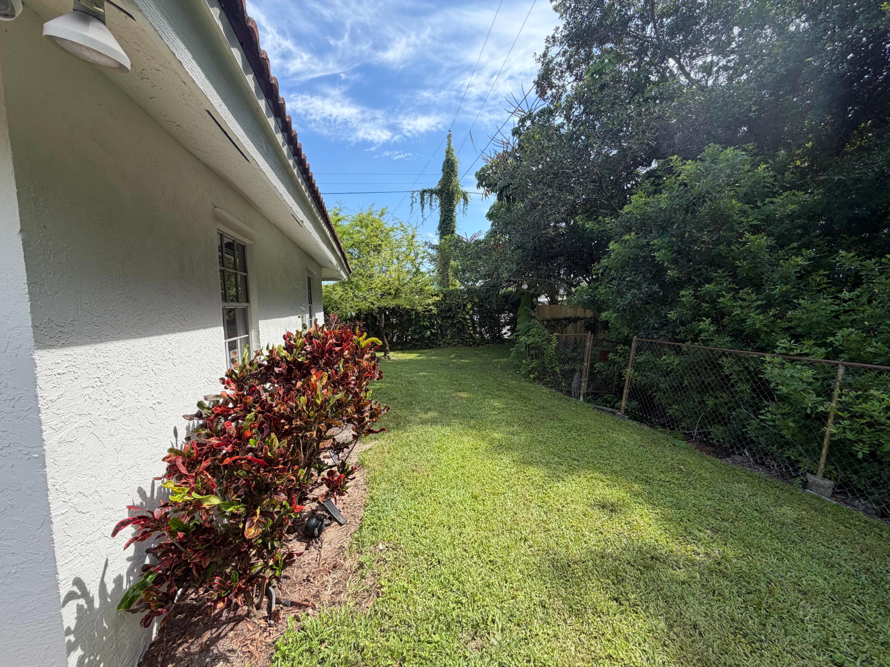 ALBERT LAKES GARDEN - Residential