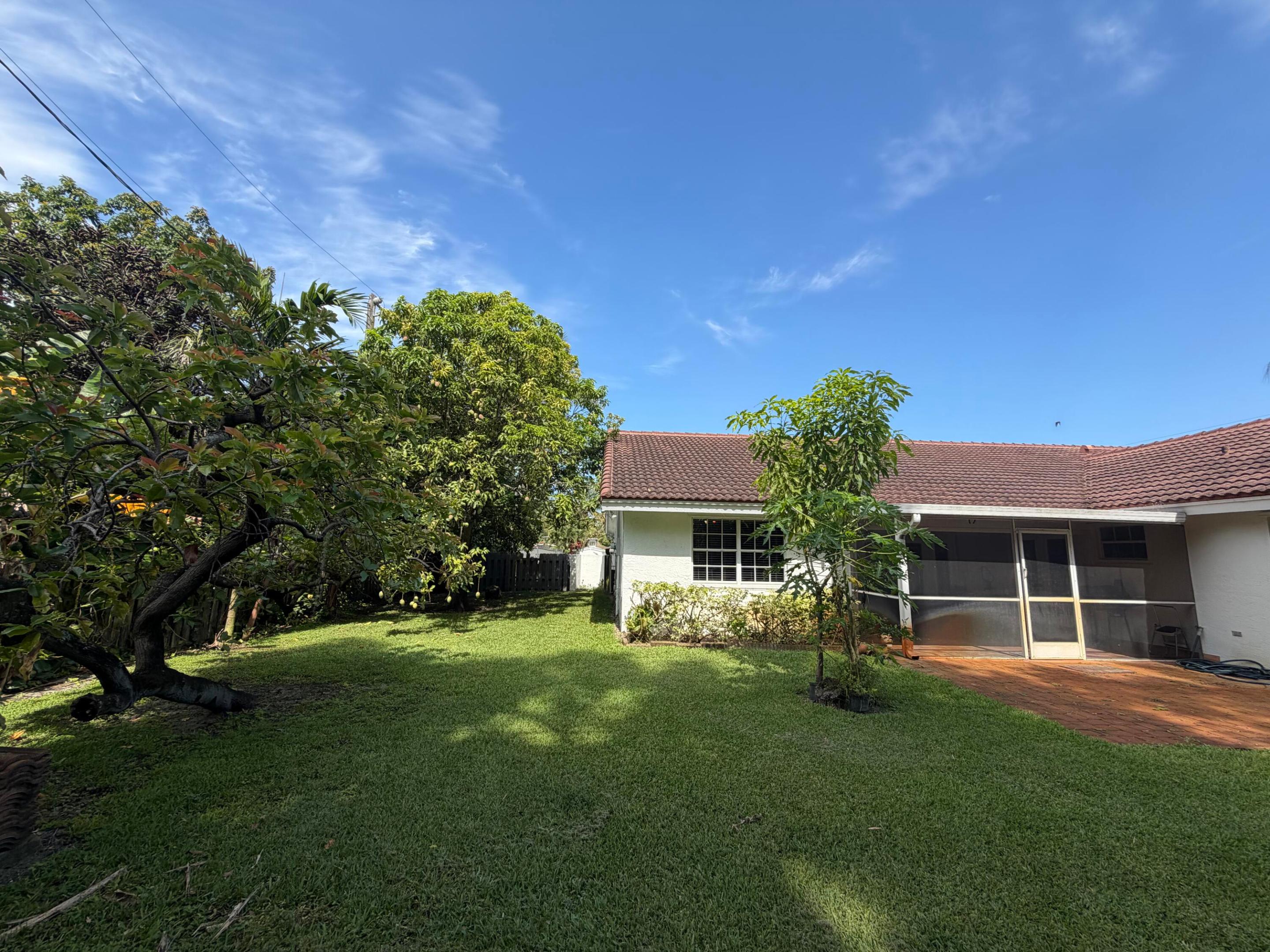 ALBERT LAKES GARDEN - Residential