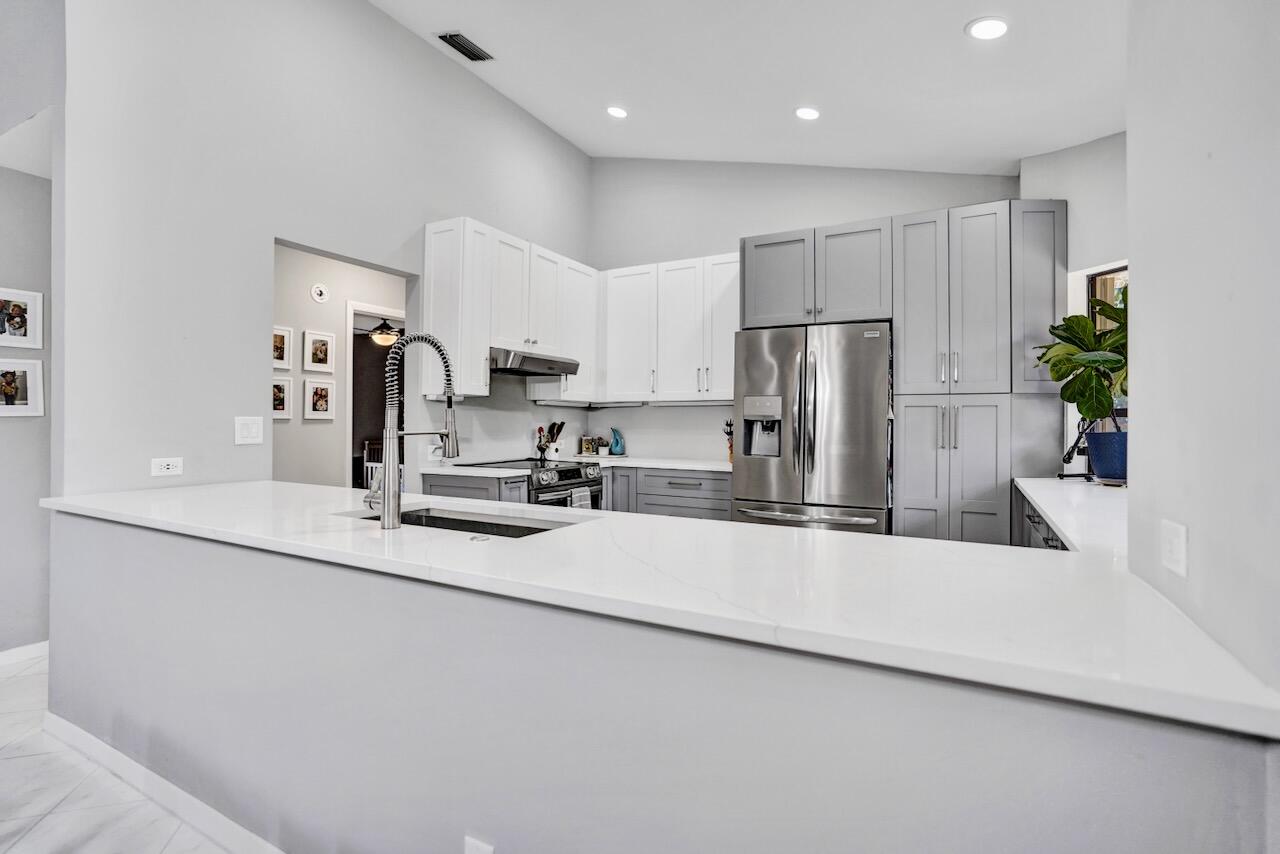 MEADOWS 300 1 - Residential