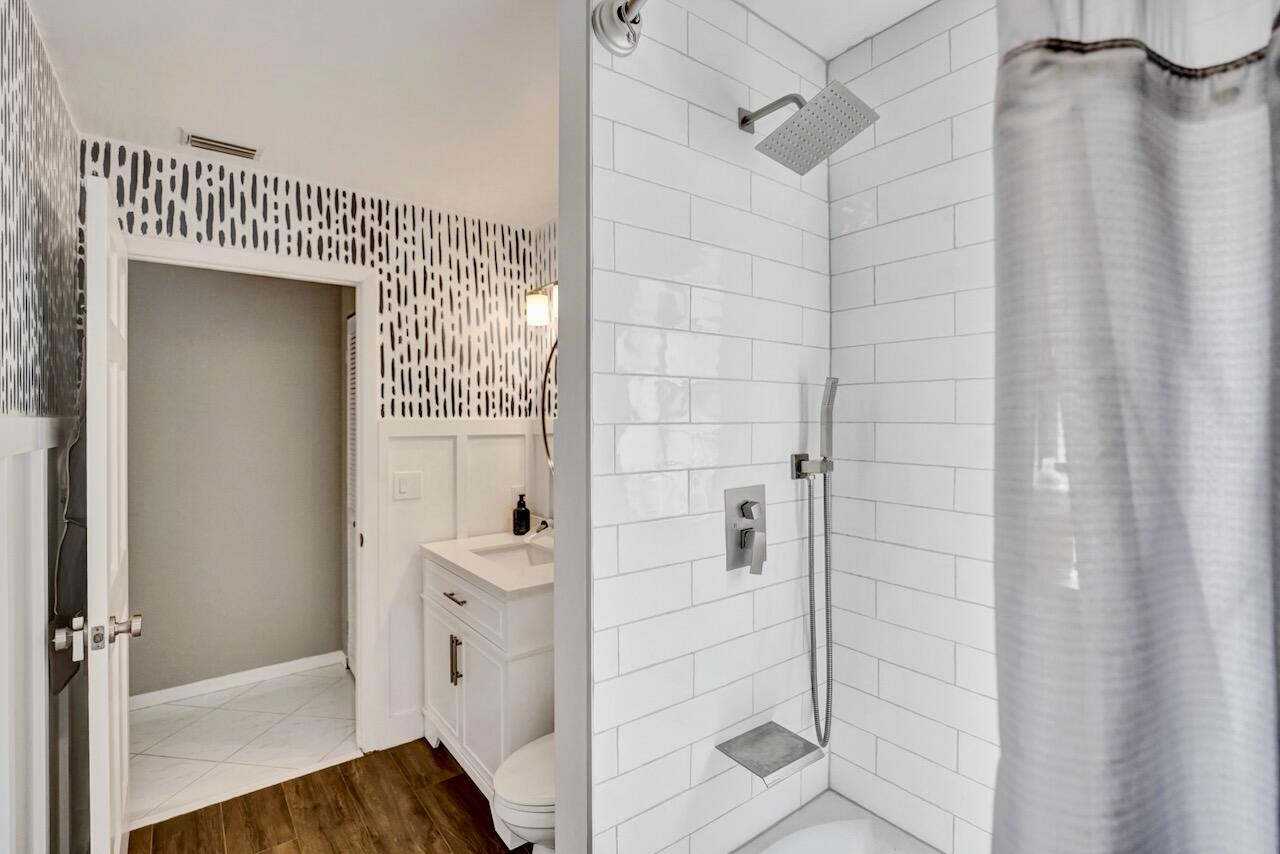 MEADOWS 300 1 - Residential