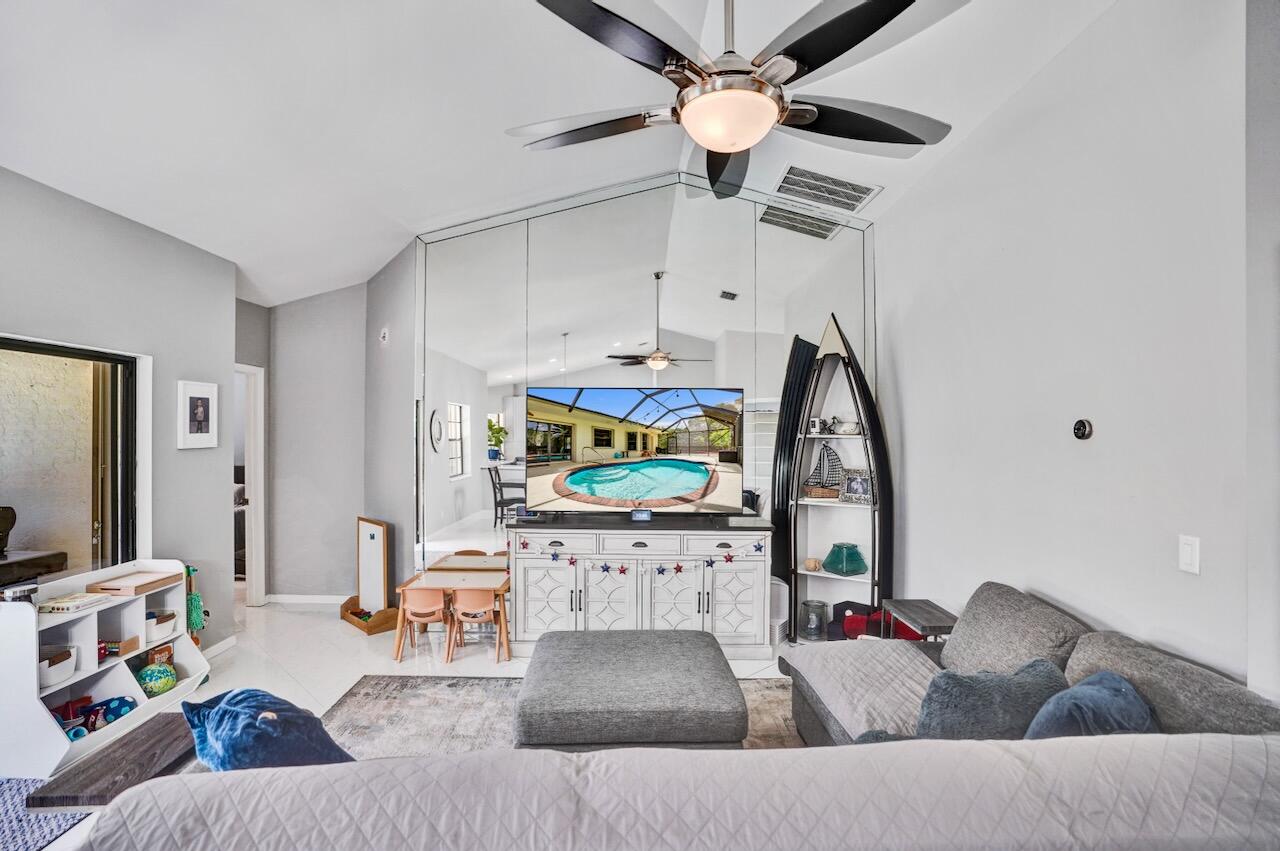 MEADOWS 300 1 - Residential