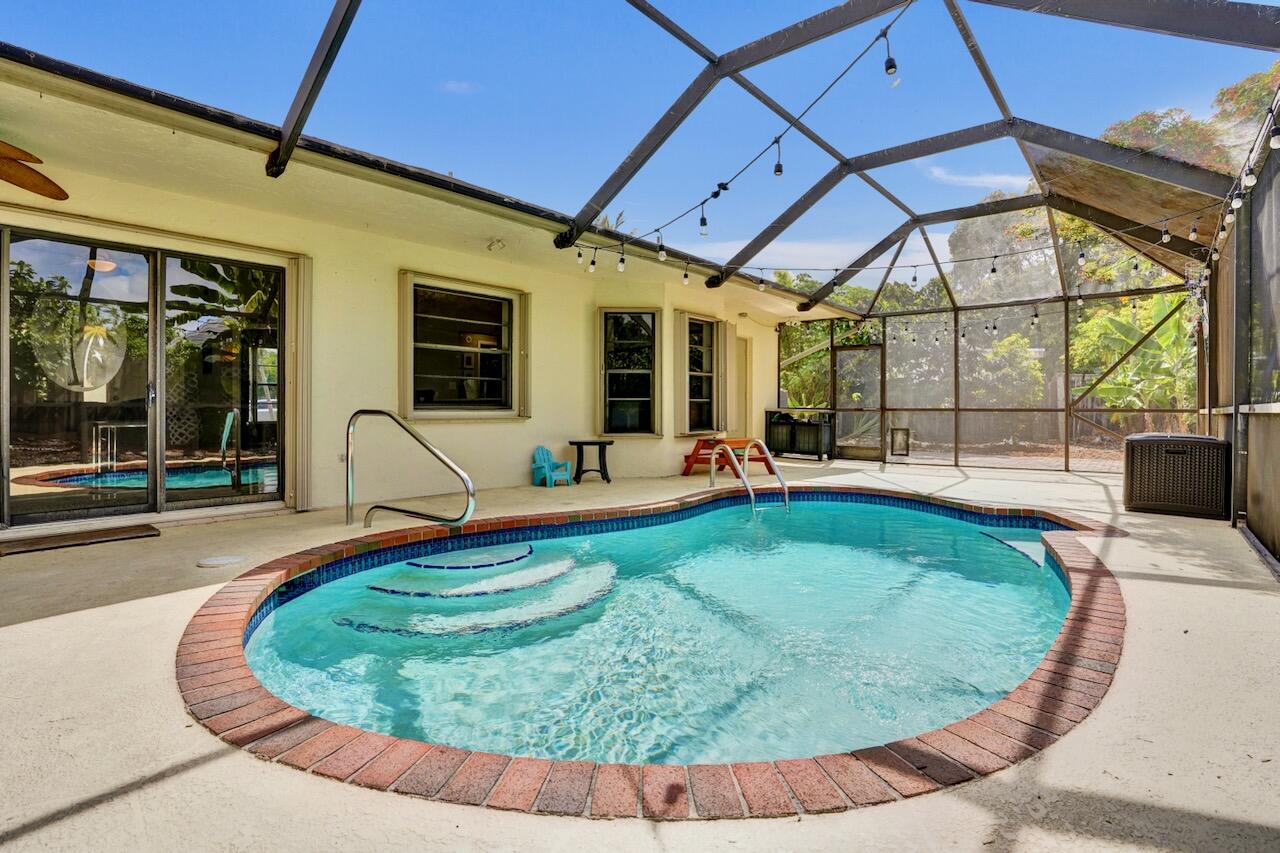 MEADOWS 300 1 - Residential