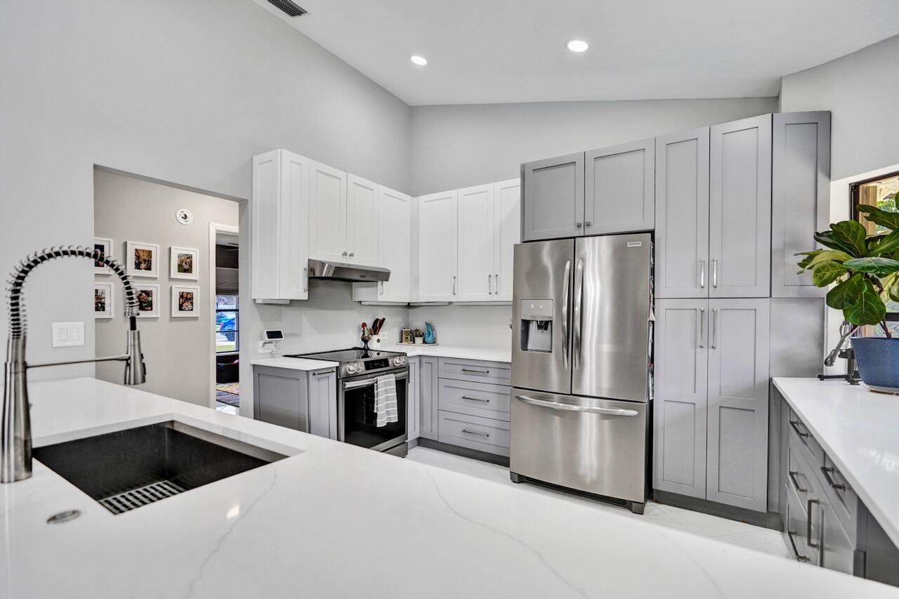 MEADOWS 300 1 - Residential