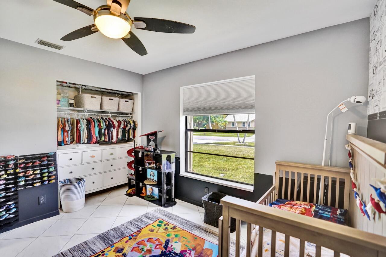 MEADOWS 300 1 - Residential