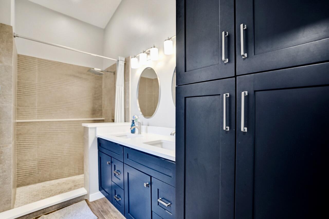 MEADOWS 300 1 - Residential