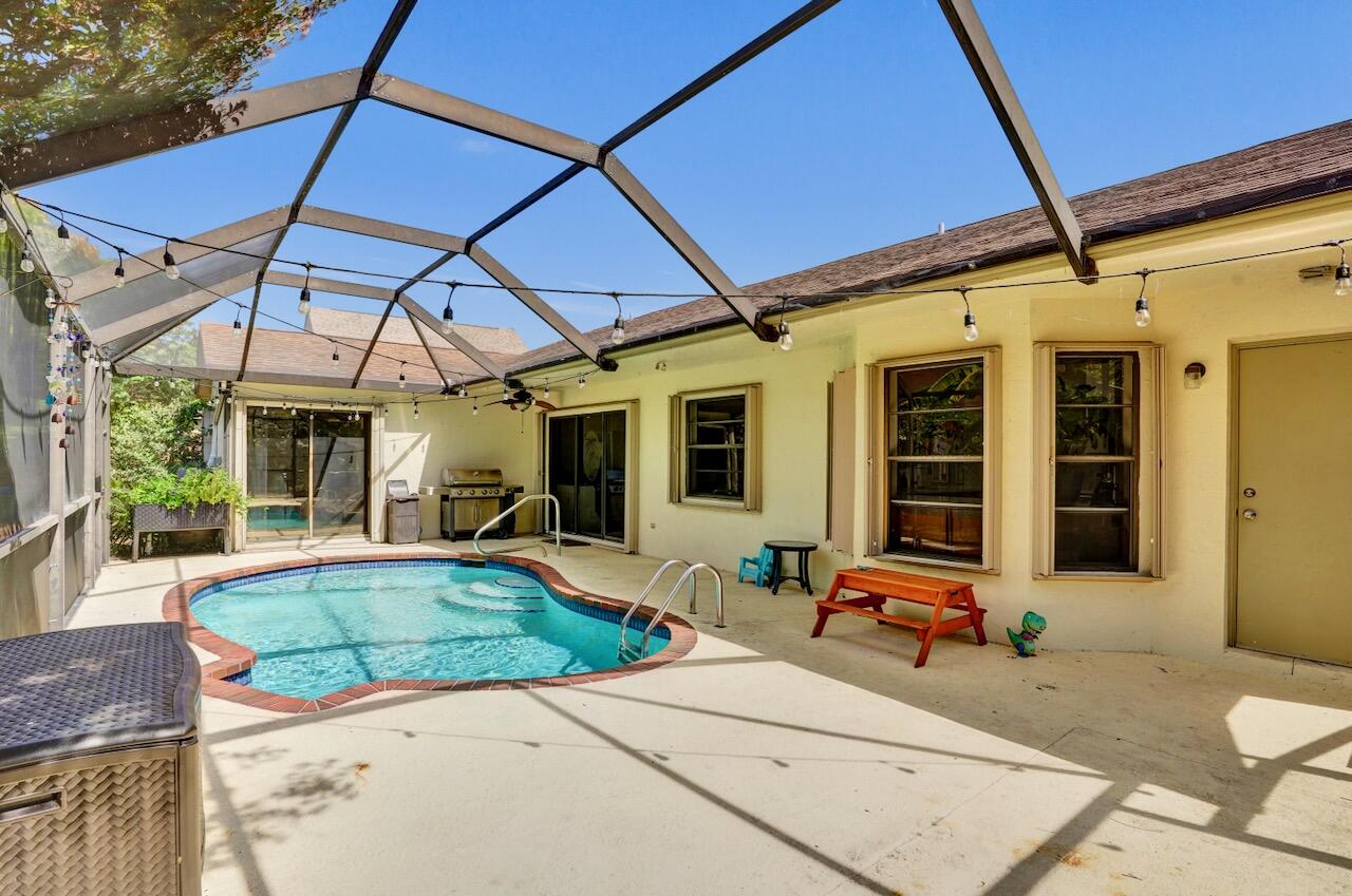 MEADOWS 300 1 - Residential
