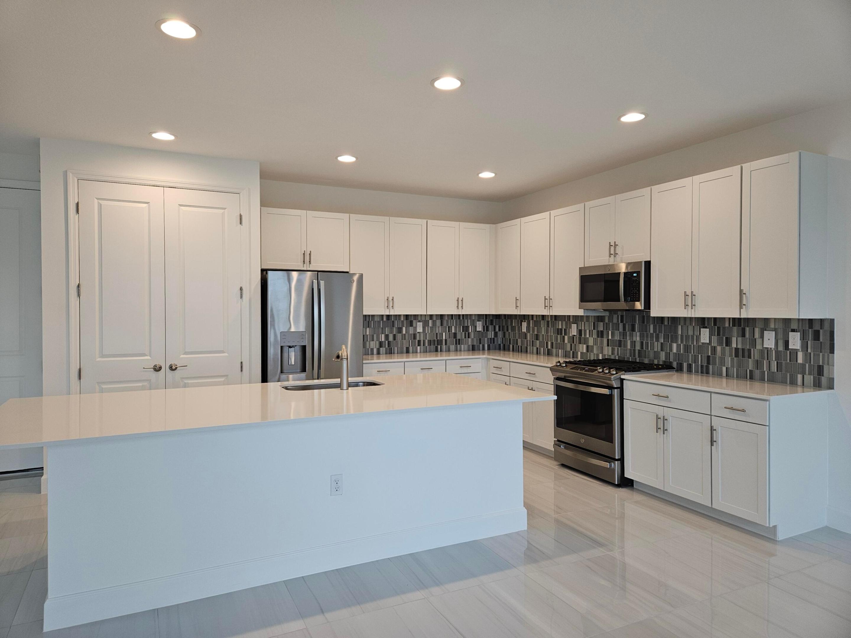 ARDEN PUD POD G NORTH - Residential Lease
