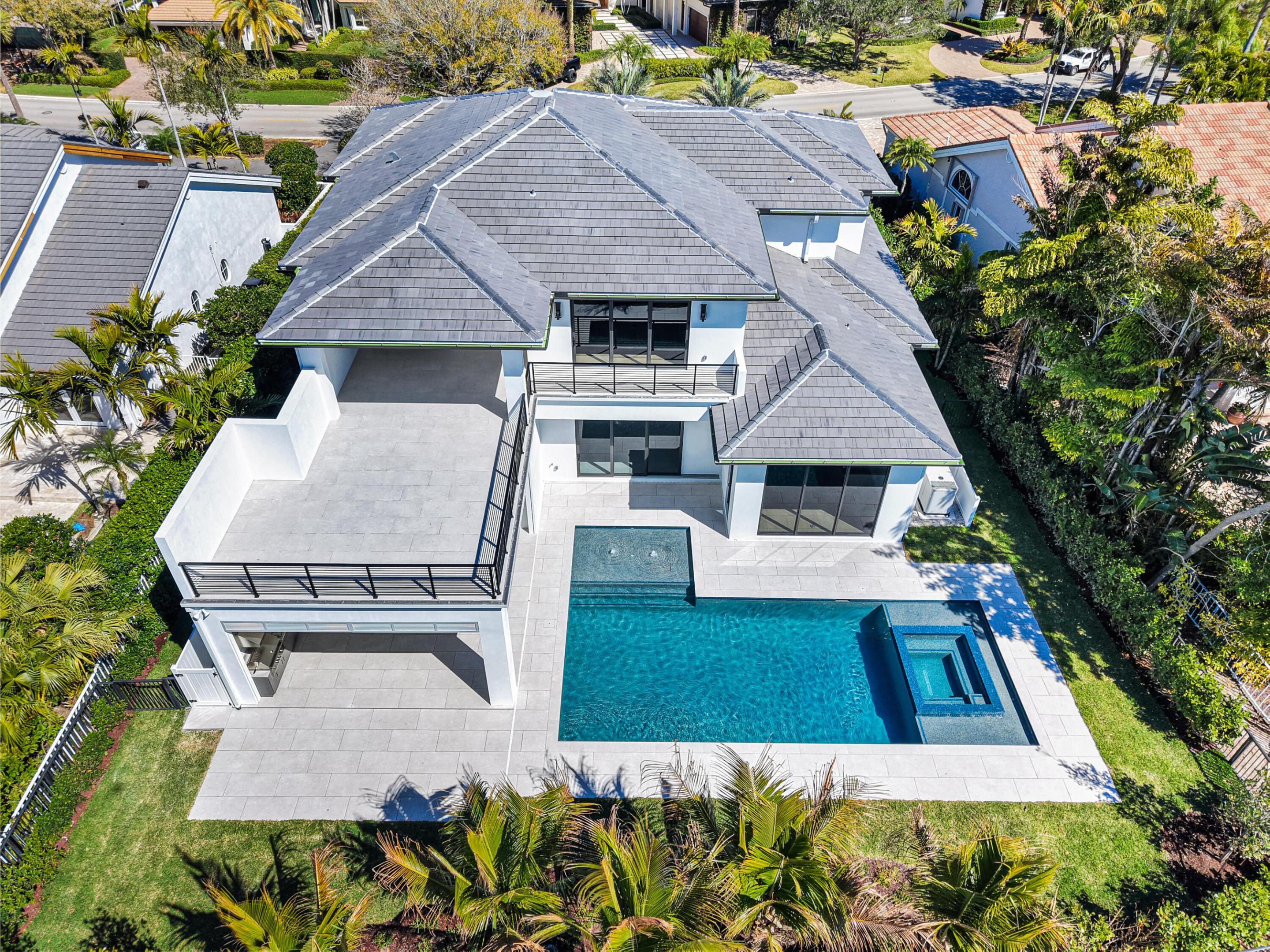 ADMIRALS COVE - Residential