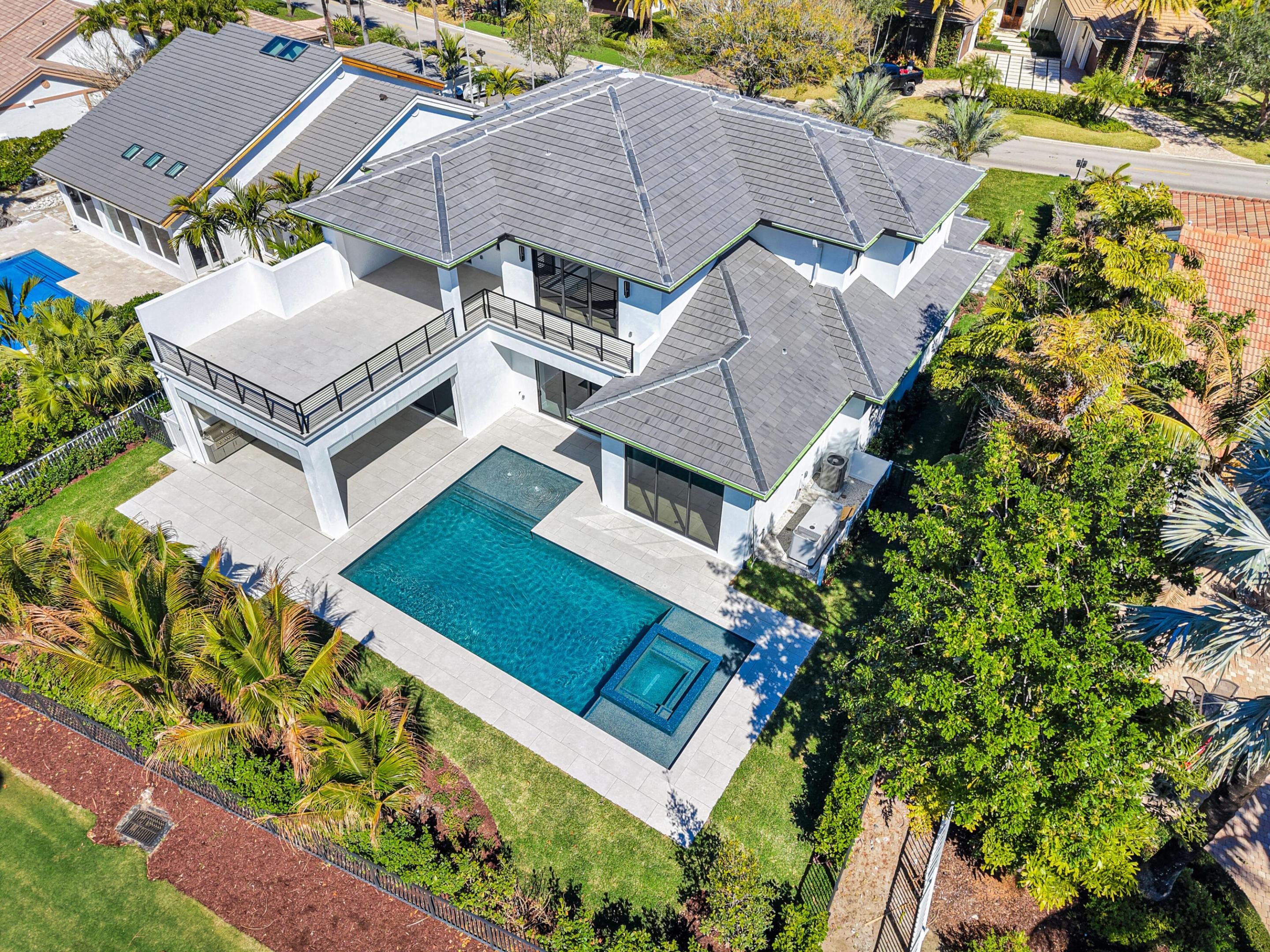 ADMIRALS COVE - Residential