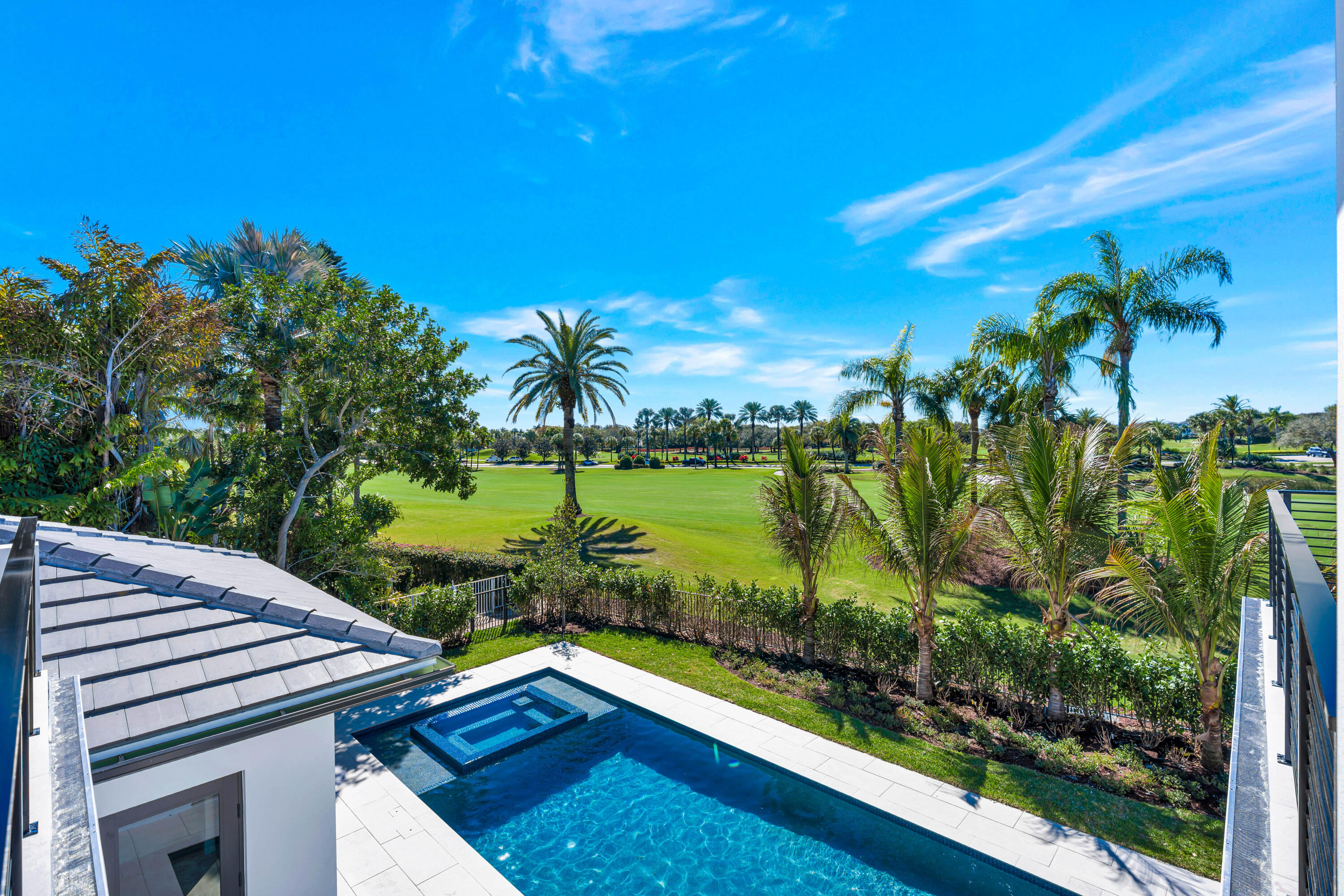 ADMIRALS COVE - Residential