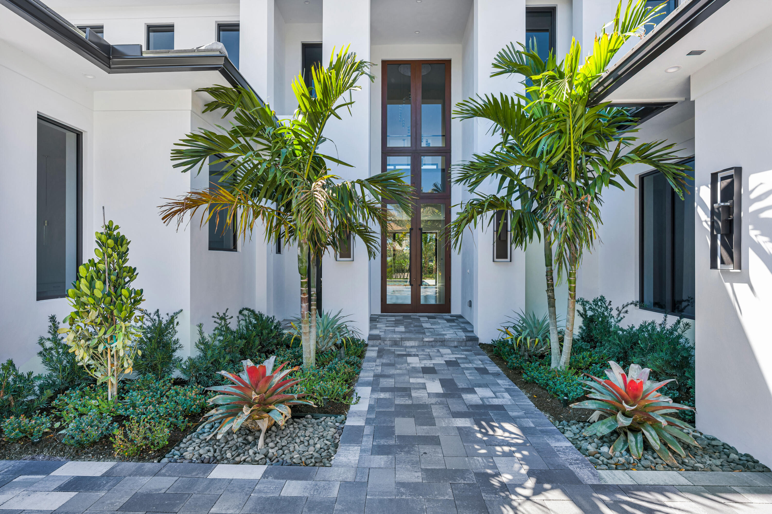 ADMIRALS COVE - Residential