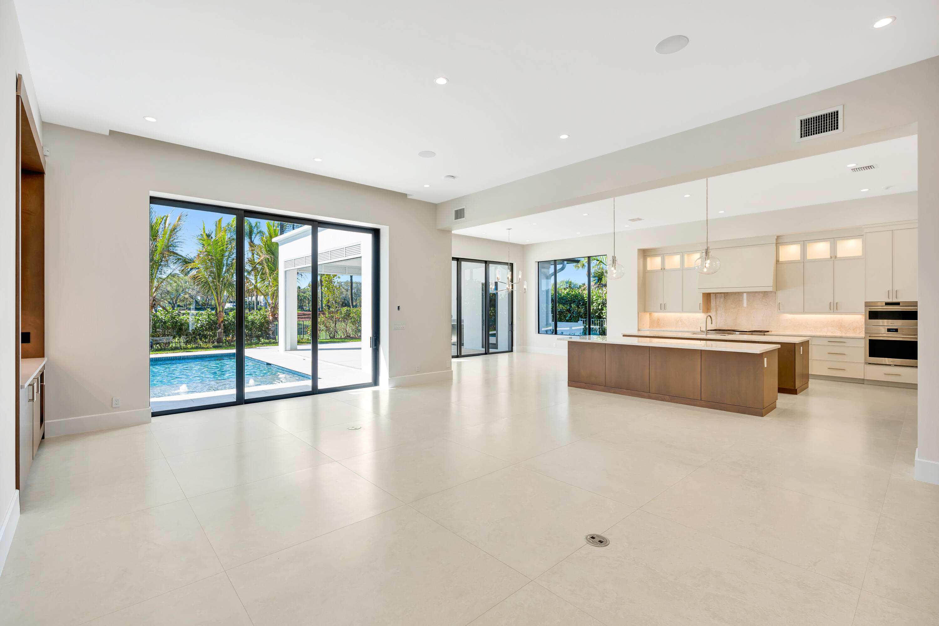 ADMIRALS COVE - Residential