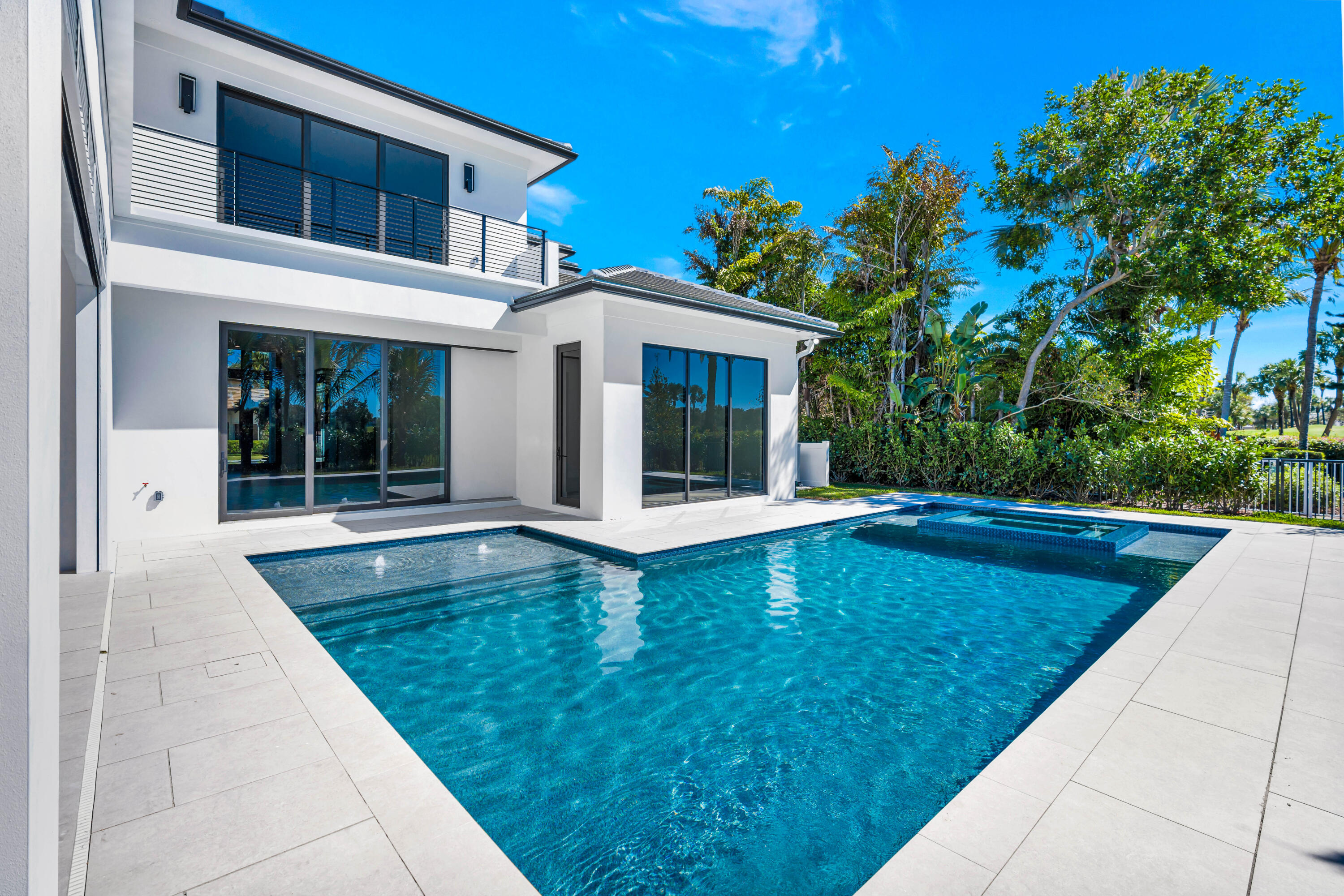 ADMIRALS COVE - Residential