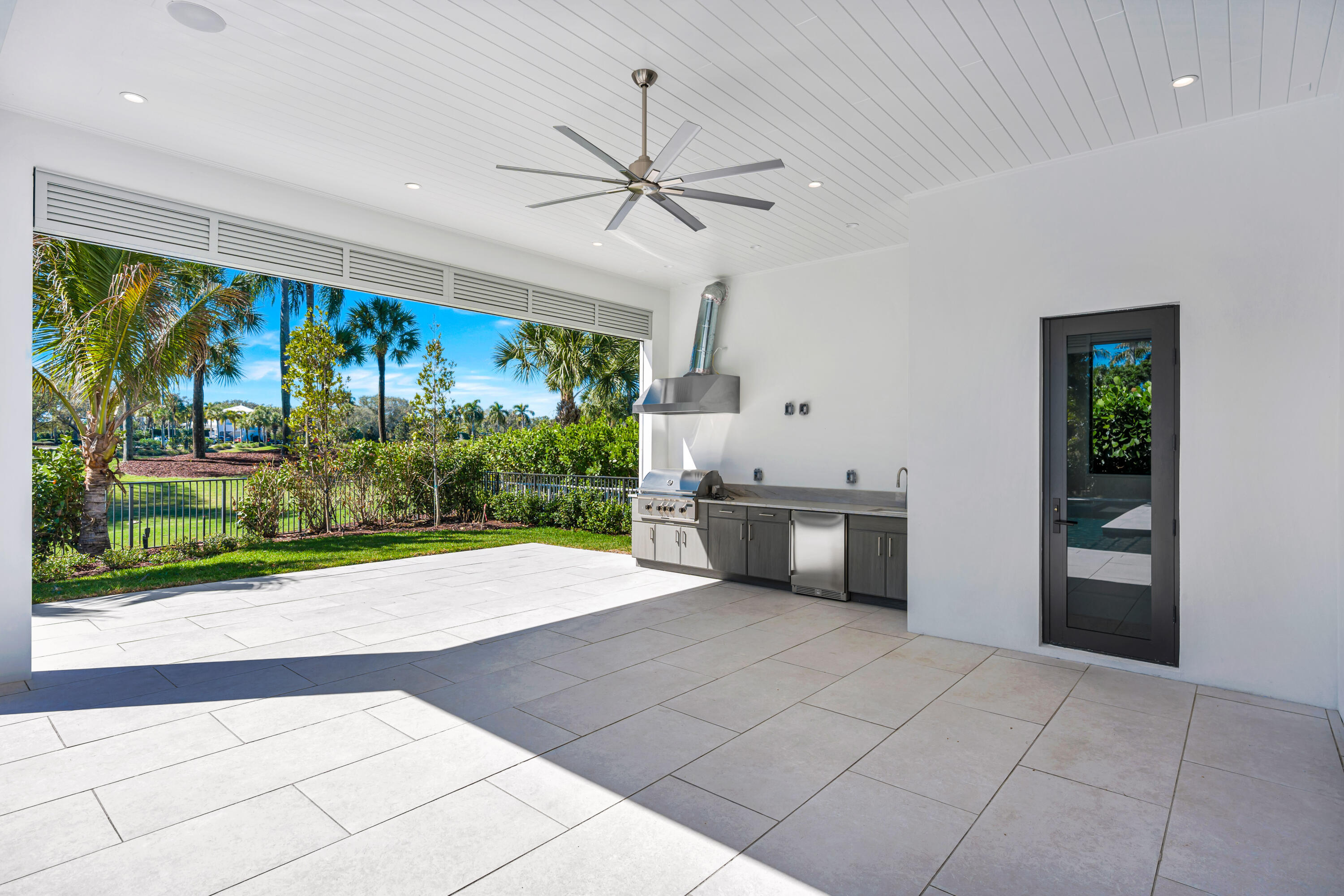 ADMIRALS COVE - Residential