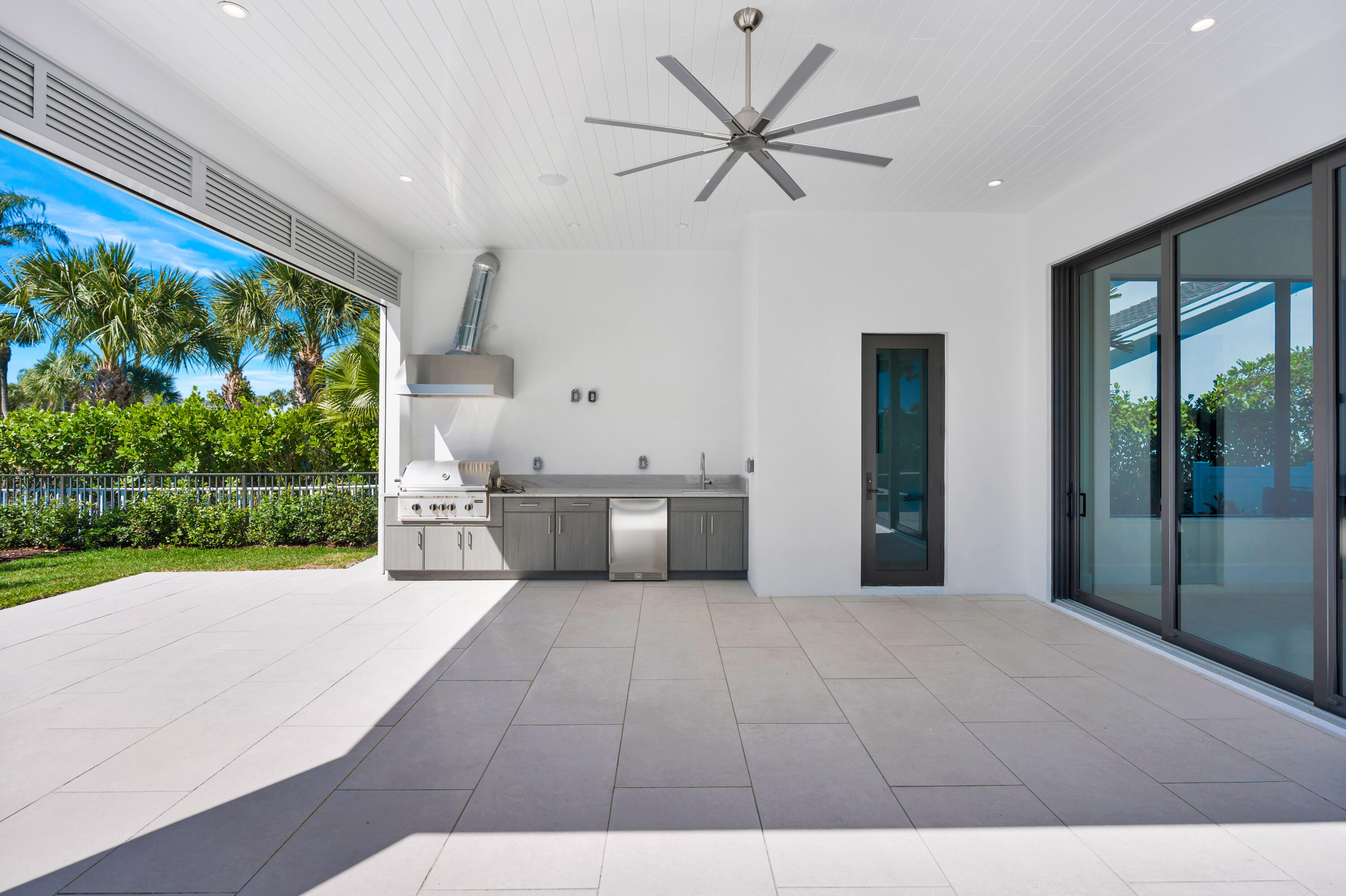 ADMIRALS COVE - Residential