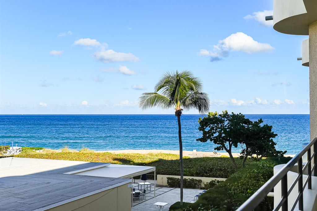 Rare 4BR/5.1BA Leverett House condominium with beautiful ocean views and fantastic poolside cabana. With floor to ceiling windows throughout, this spectacular unit boasts lots of natural light. Foyer opens to light and bright formal living room. Spacious Owner's Suite with dual baths and closets. Features 5,600+/- total square feet, a gracious layout, and multiple covered balconies. Additional highlights include library, formal dining room, laundry room, and separate service entry. The Leverett House is a stunning full service building with a full time manager, exercise facility, and beach access.