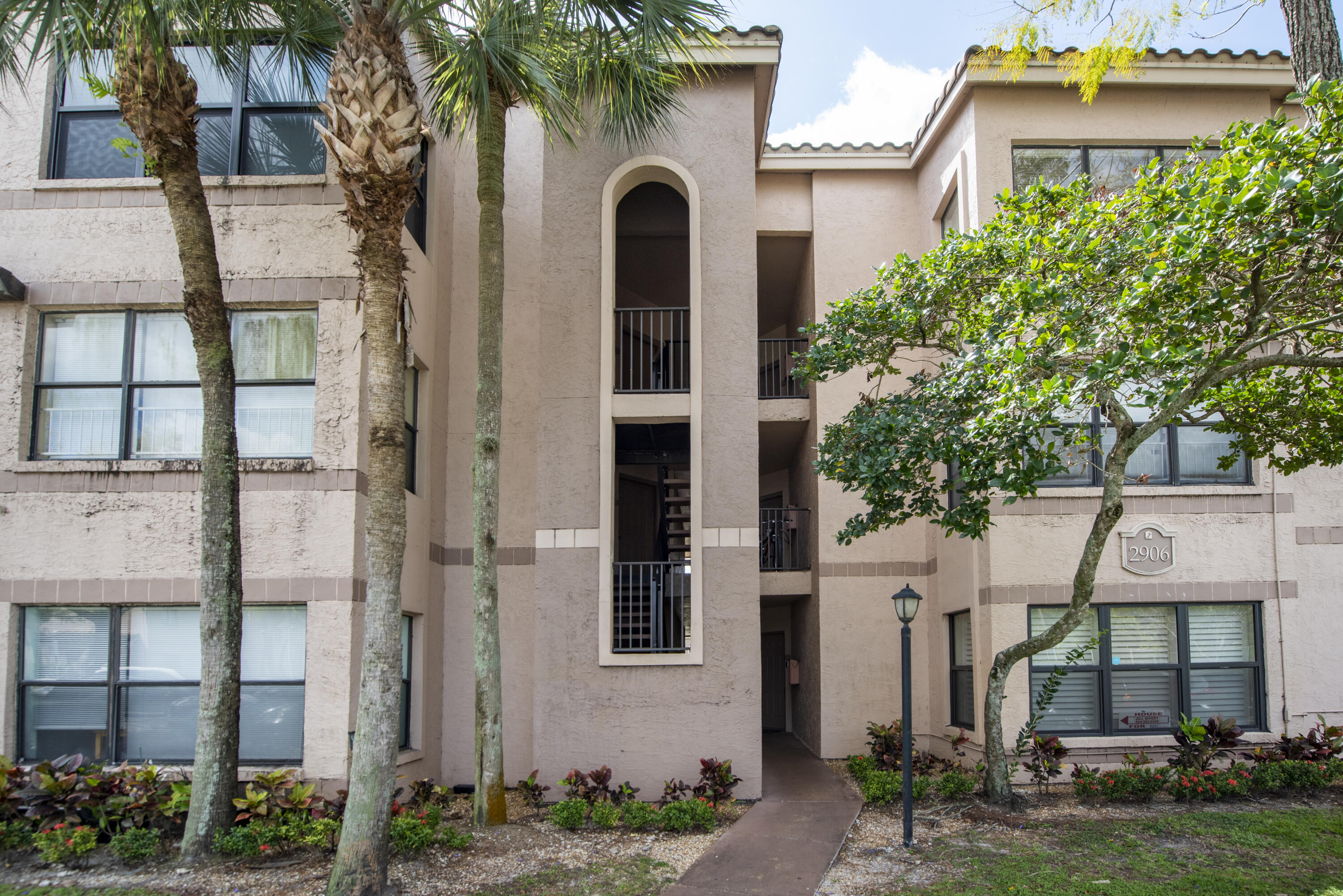 SUNDANCE AT DAVIE CONDO - Residential Lease