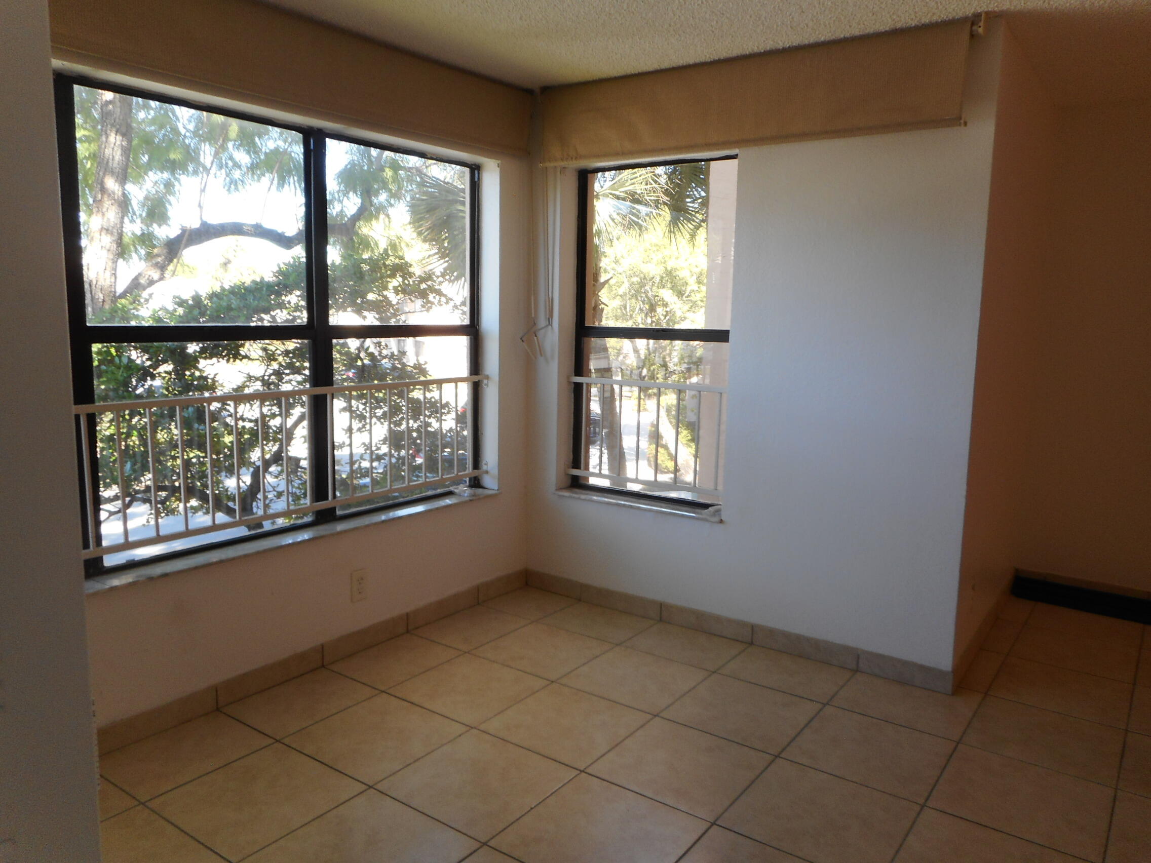 SUNDANCE AT DAVIE CONDO - Residential Lease