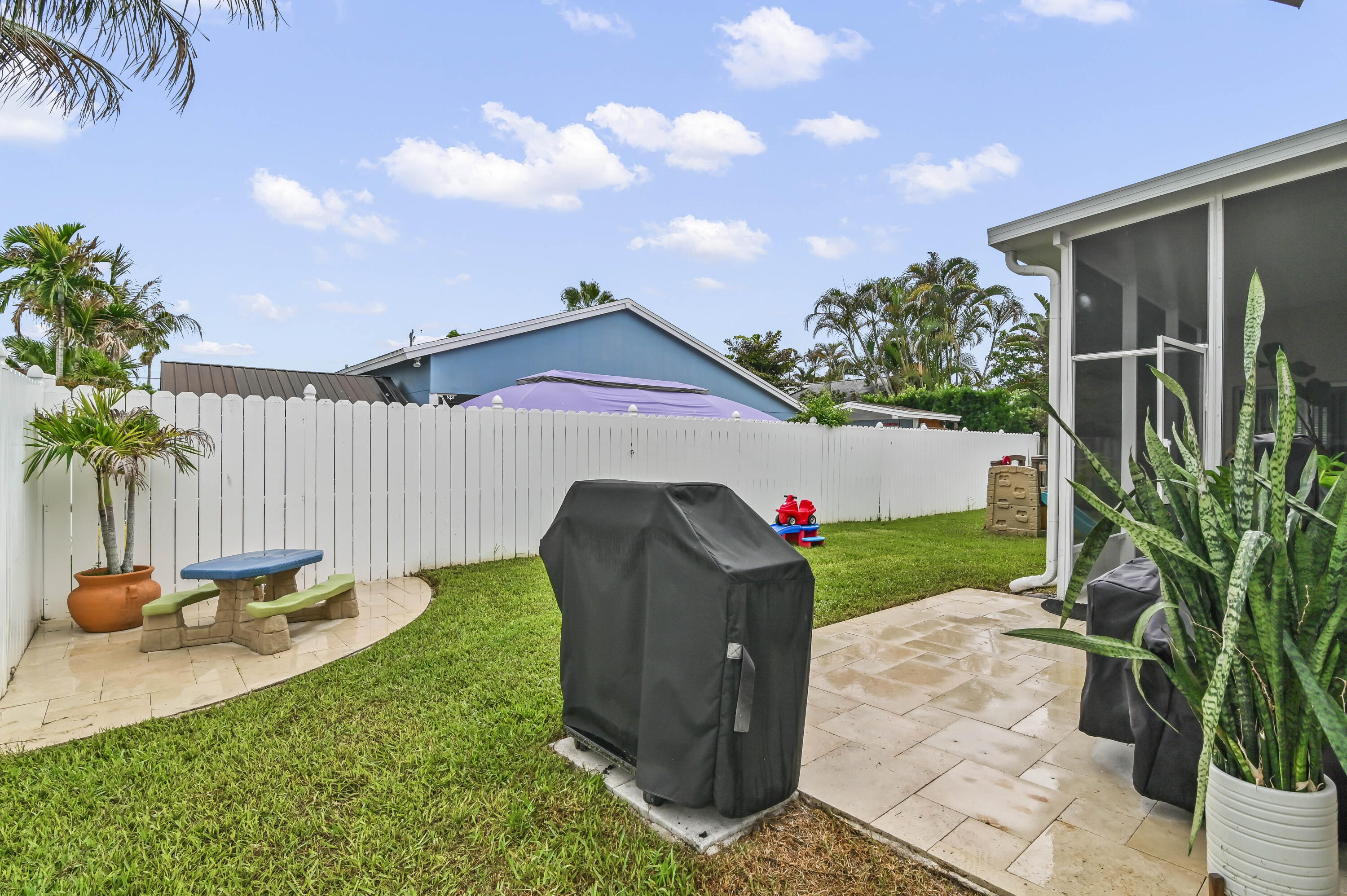 NORTH PALM BEACH HEIGHTS - Residential