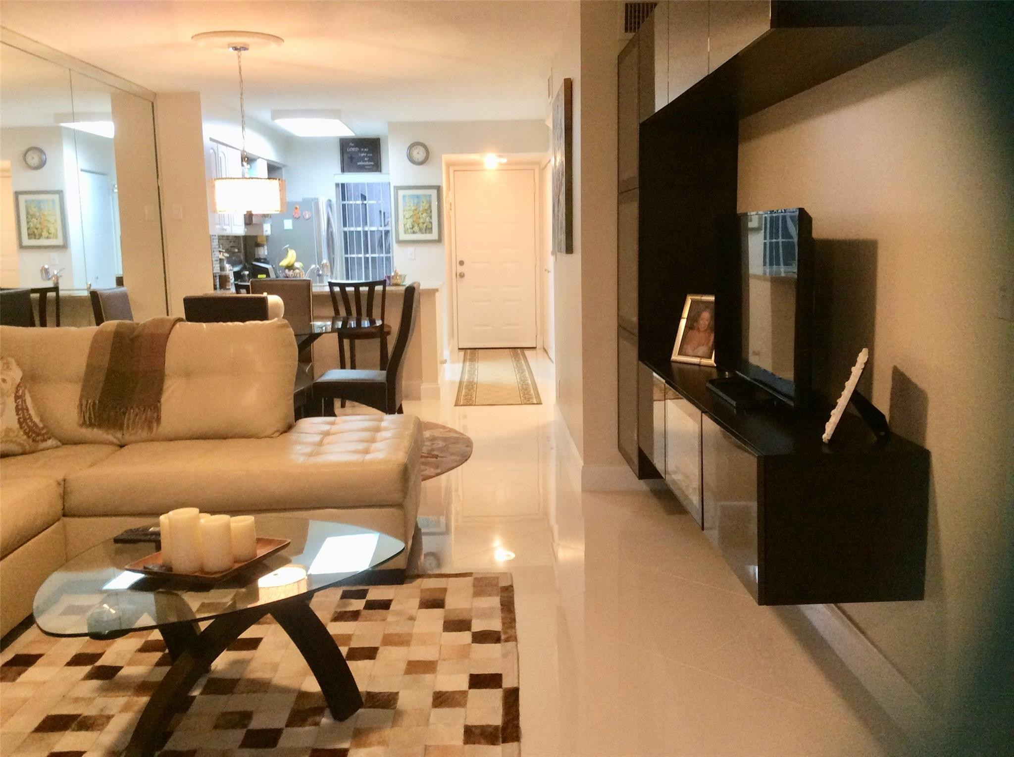 CYPRESS BEND CONDOMINIUM V - Residential Lease