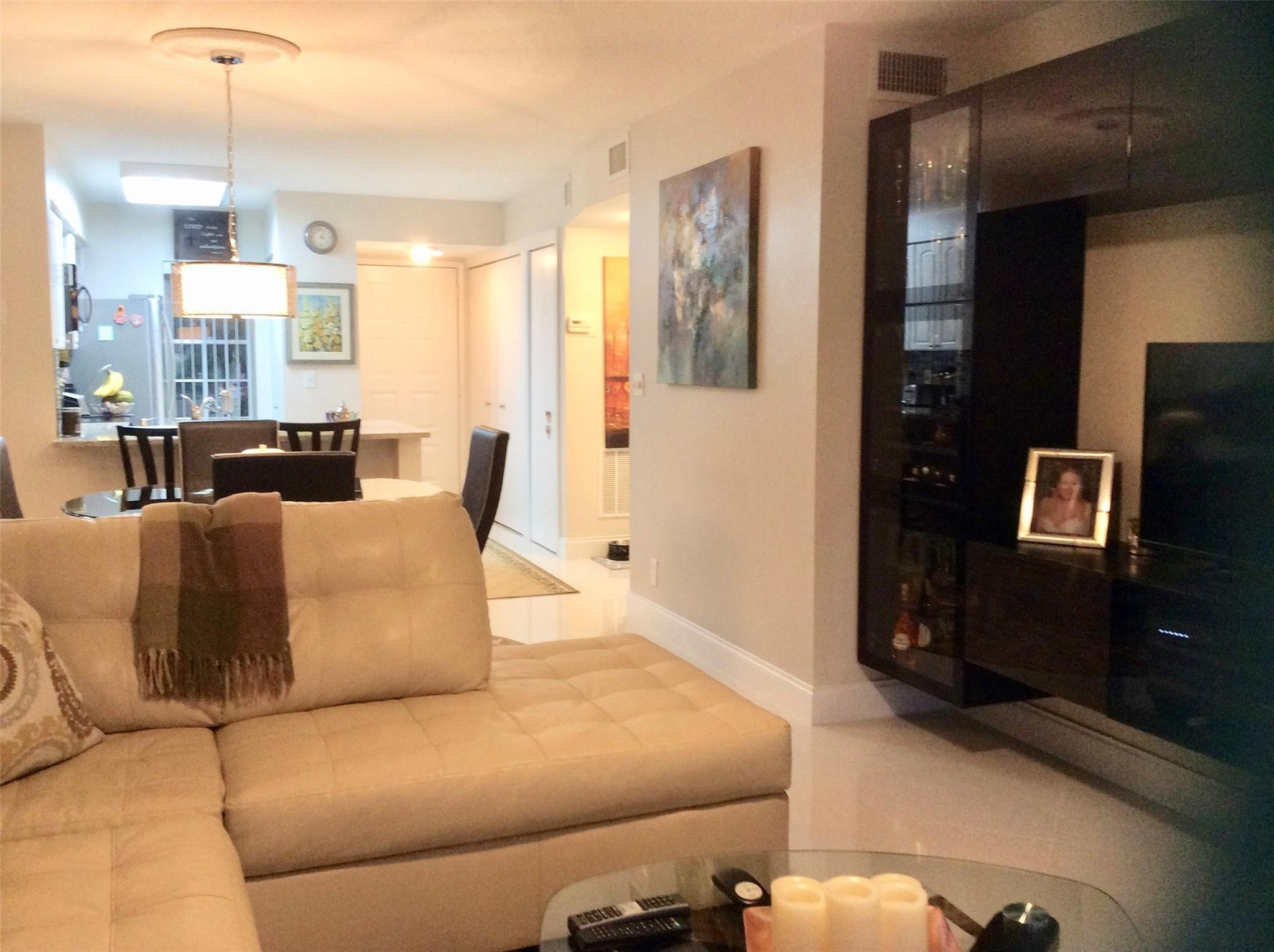 CYPRESS BEND CONDOMINIUM V - Residential Lease
