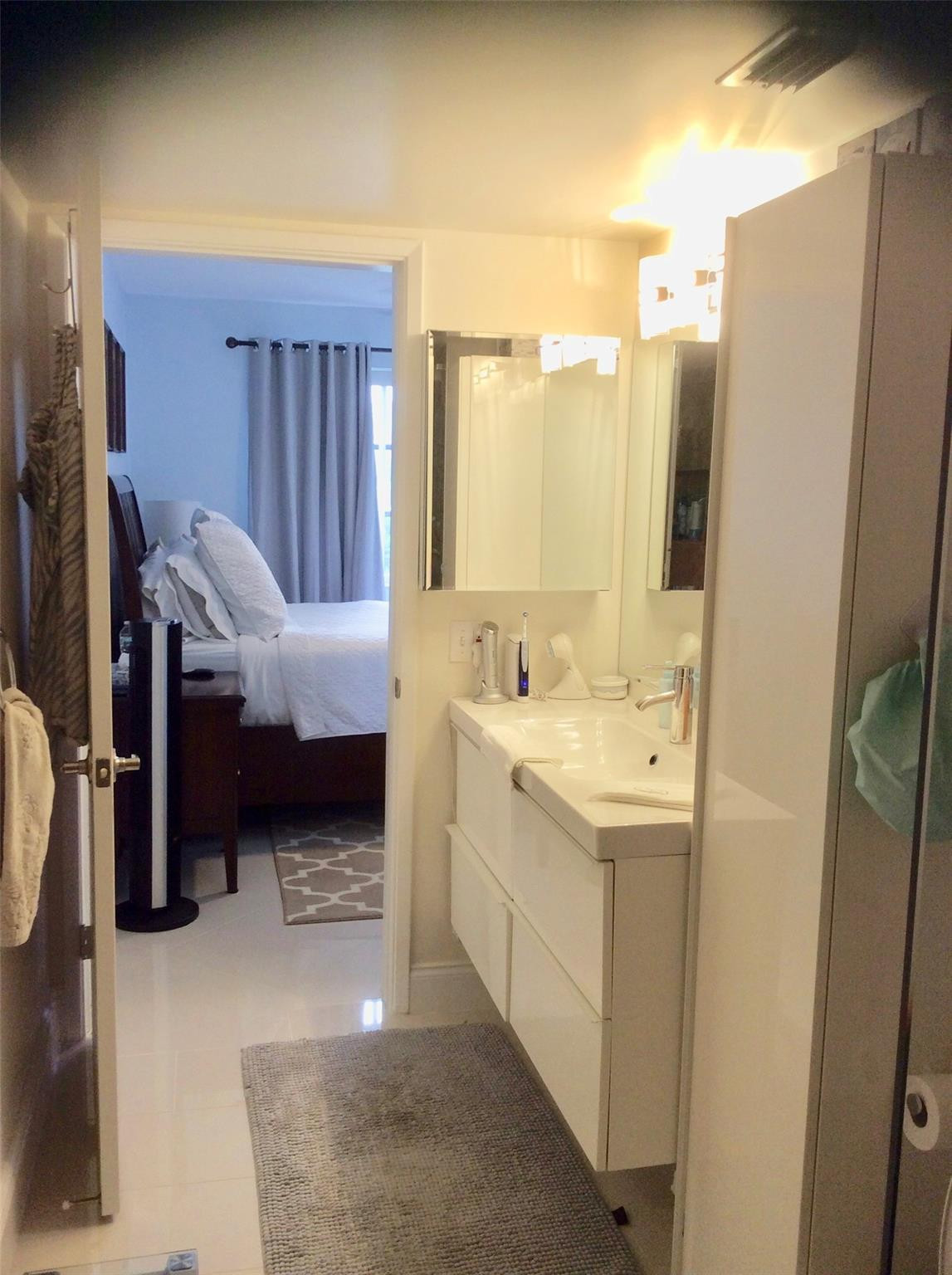 CYPRESS BEND CONDOMINIUM V - Residential Lease
