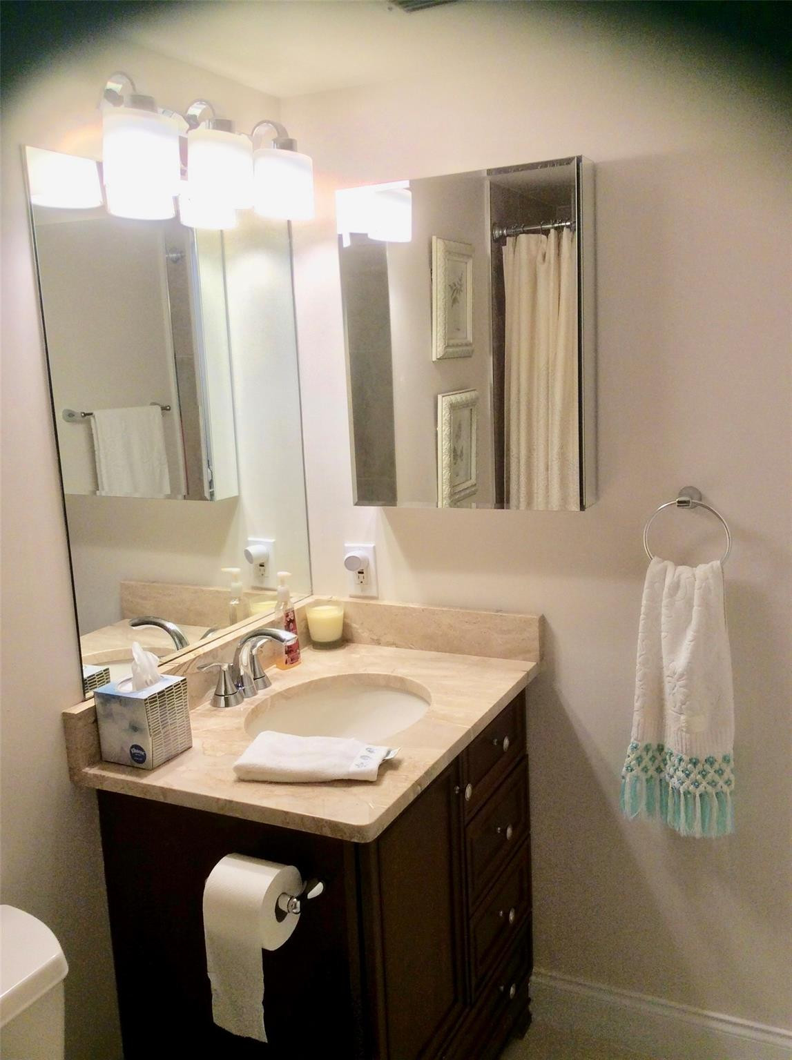 CYPRESS BEND CONDOMINIUM V - Residential Lease