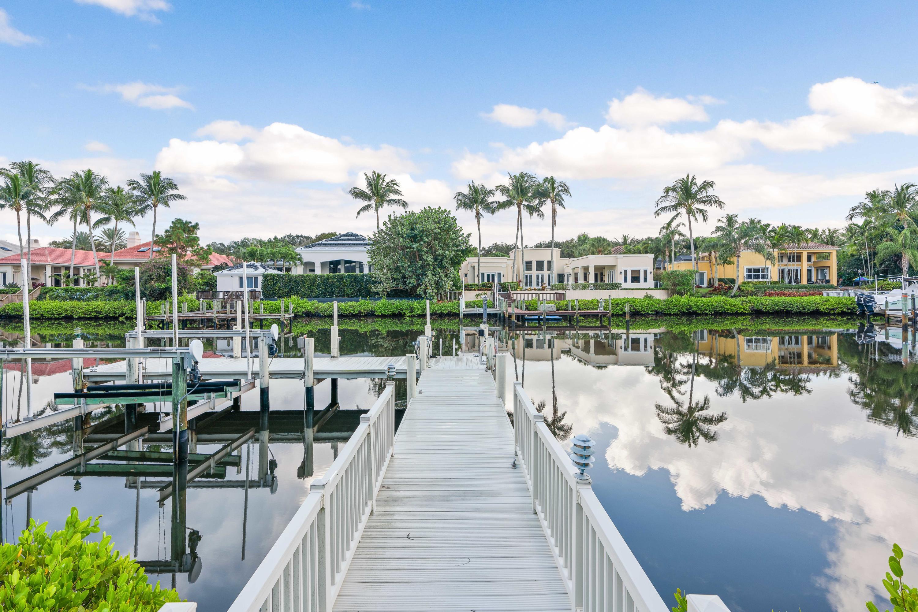 ADMIRALS COVE - Residential Lease