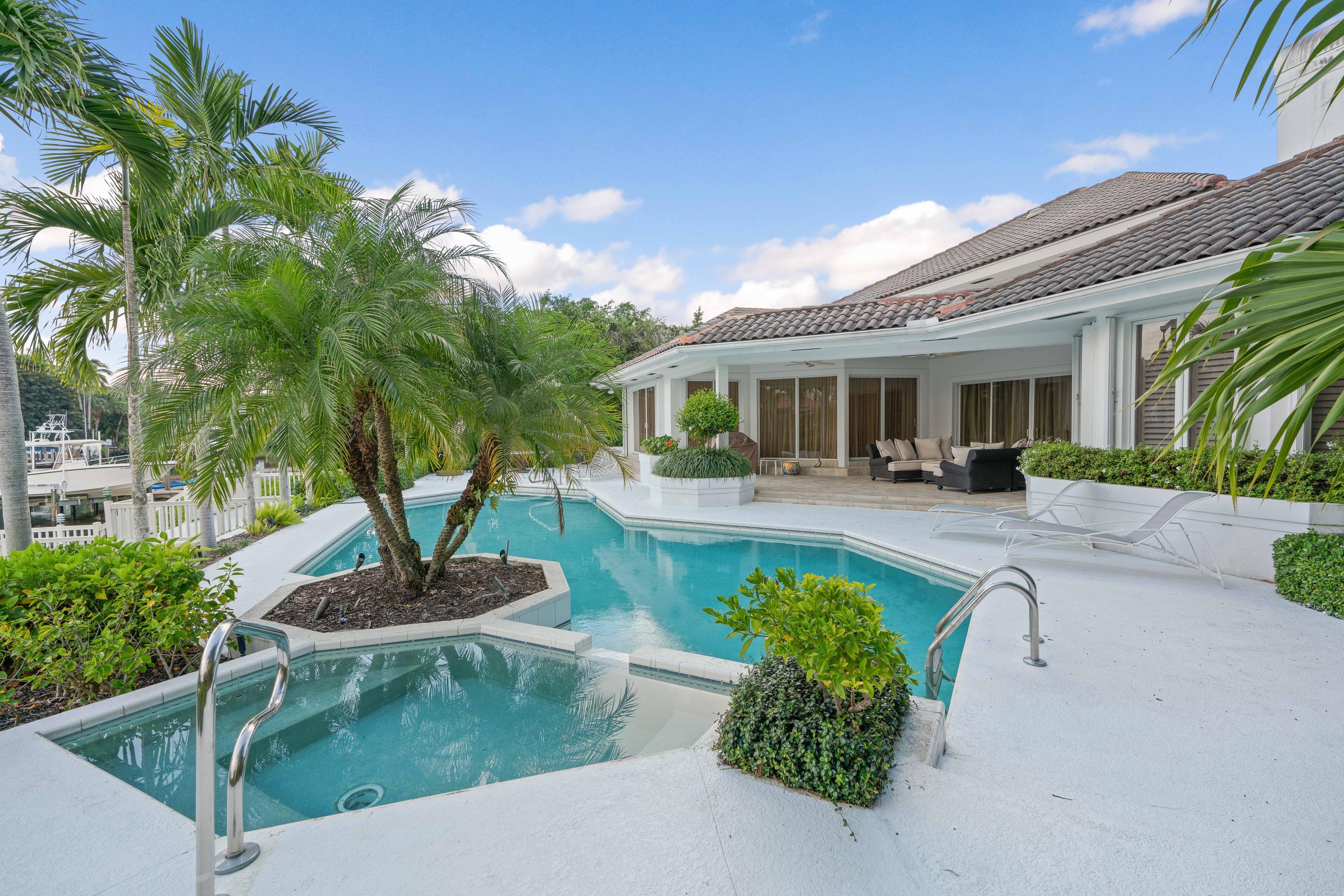 ADMIRALS COVE - Residential Lease