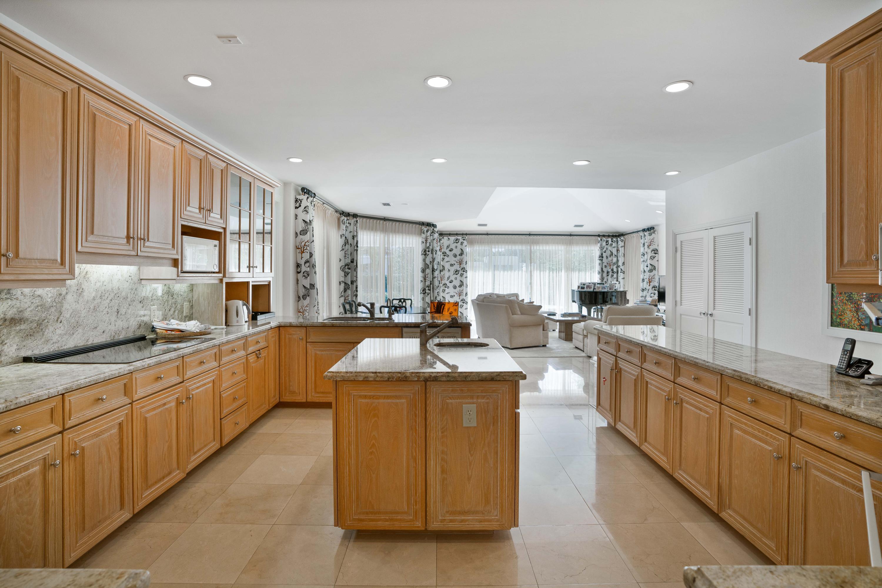 ADMIRALS COVE - Residential Lease
